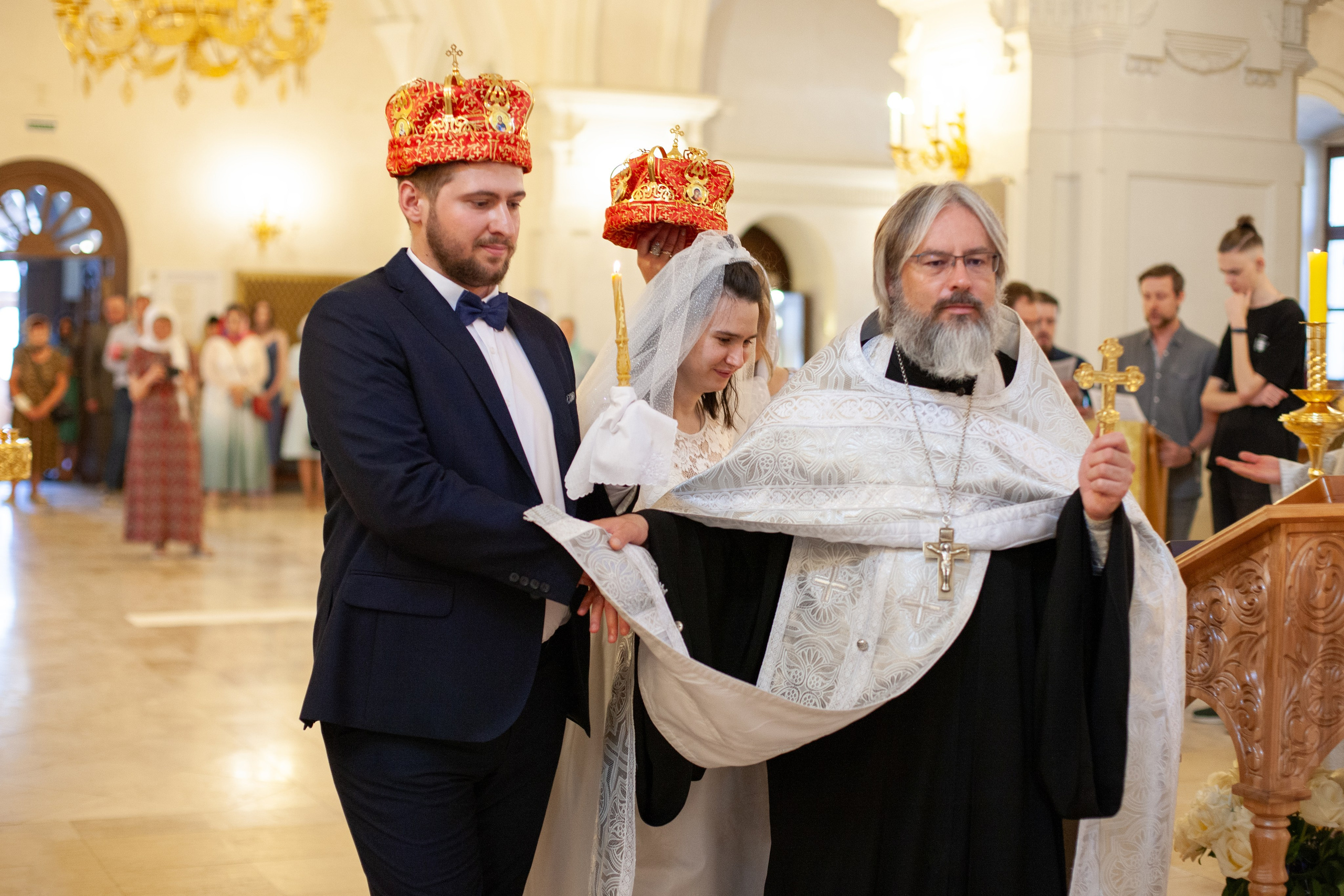 Венчание в храме Преображения Господня, стиль «Kodak Vision 500T». Фотограф на крещение/венчание