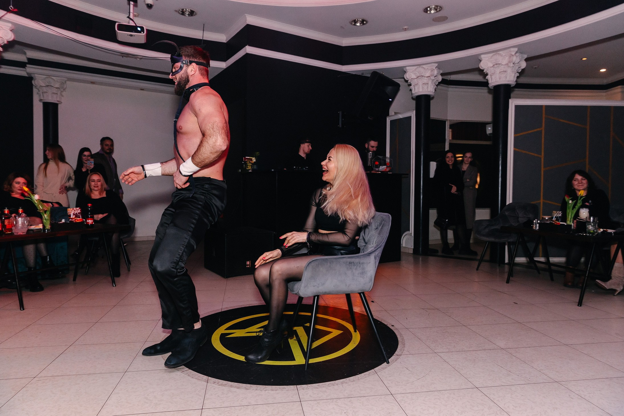 8 марта в лаунж-баре Major 2024. Свадебный, семейный и детский фотограф в Калининграде Елена Кравцова