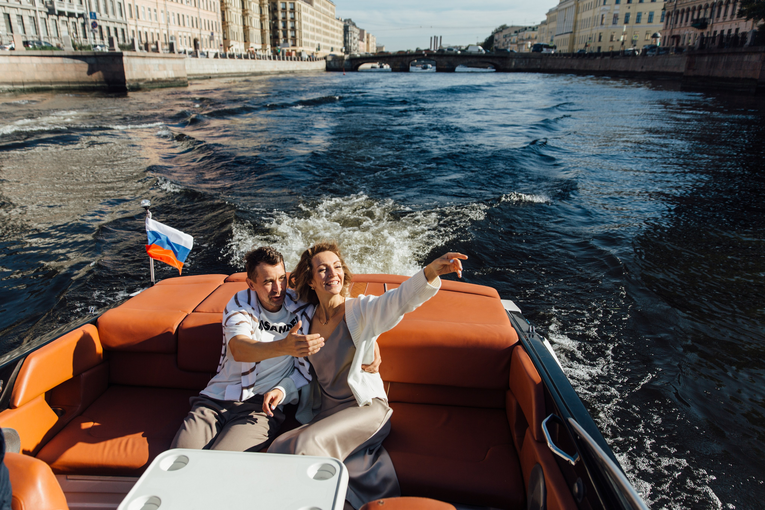 Теплоход Спб — судоходная компания. Контент фотограф, Продюссер Леся Птица