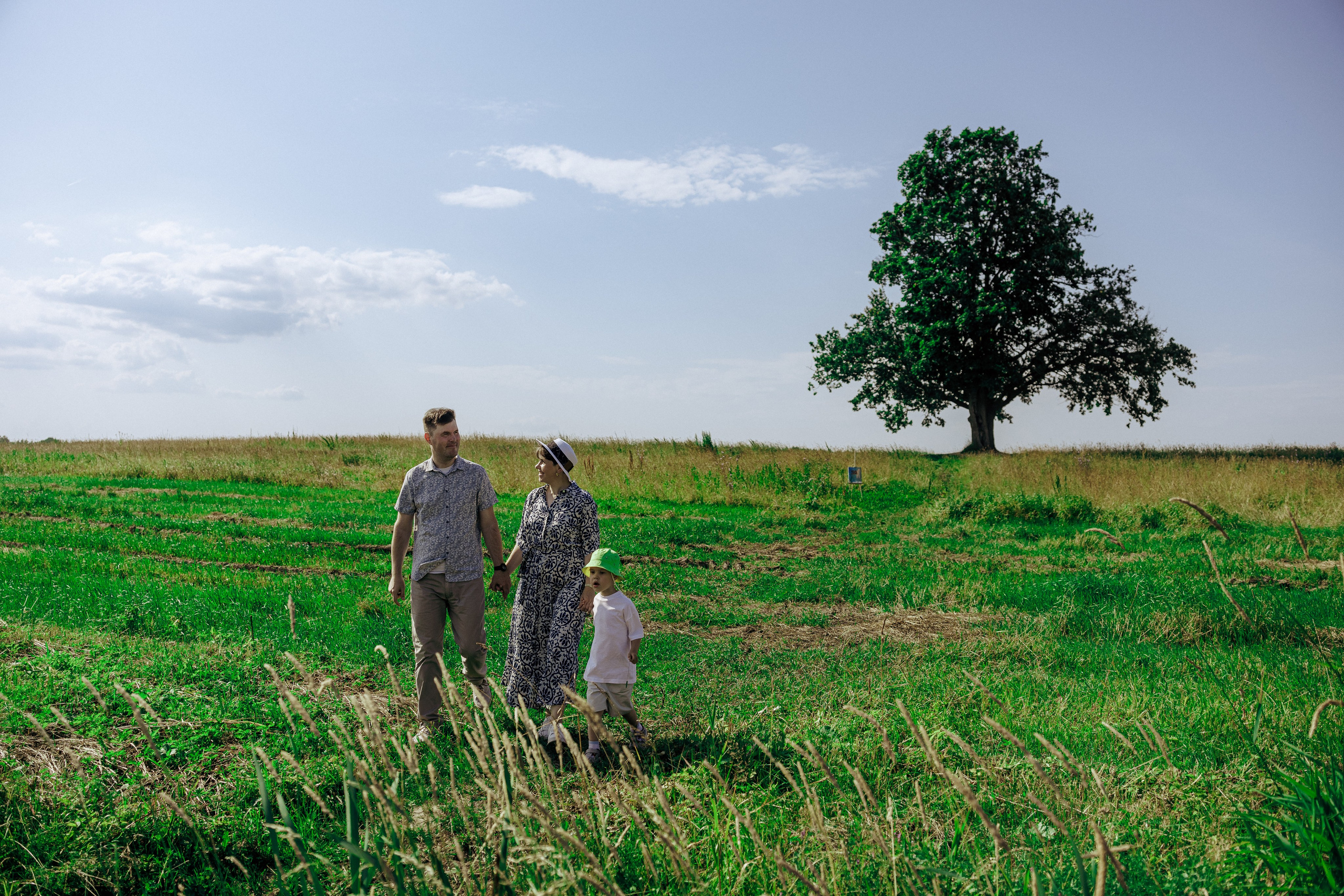 Семейный фотодень в фотостудии-даче, г. Пушкине и у легендарного Древа. Профессиональный фотограф в Санкт-Петербурге Александр Волосенцев