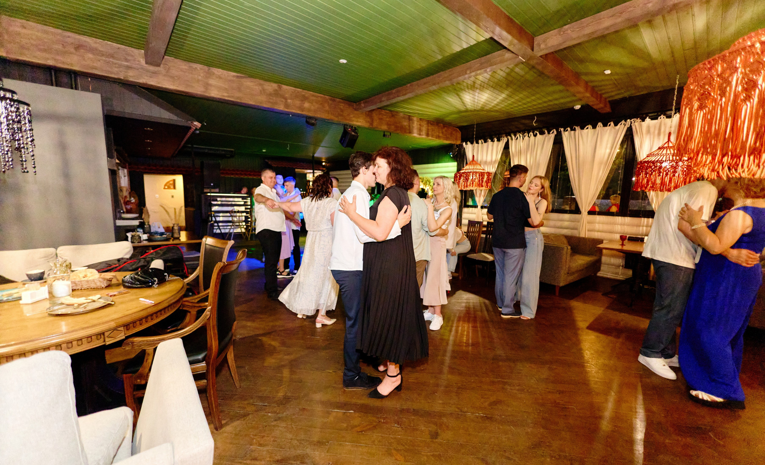 Выпускной 35 Сош. Фотограф Выпускные альбомы Таганрог Сергей Коробченко