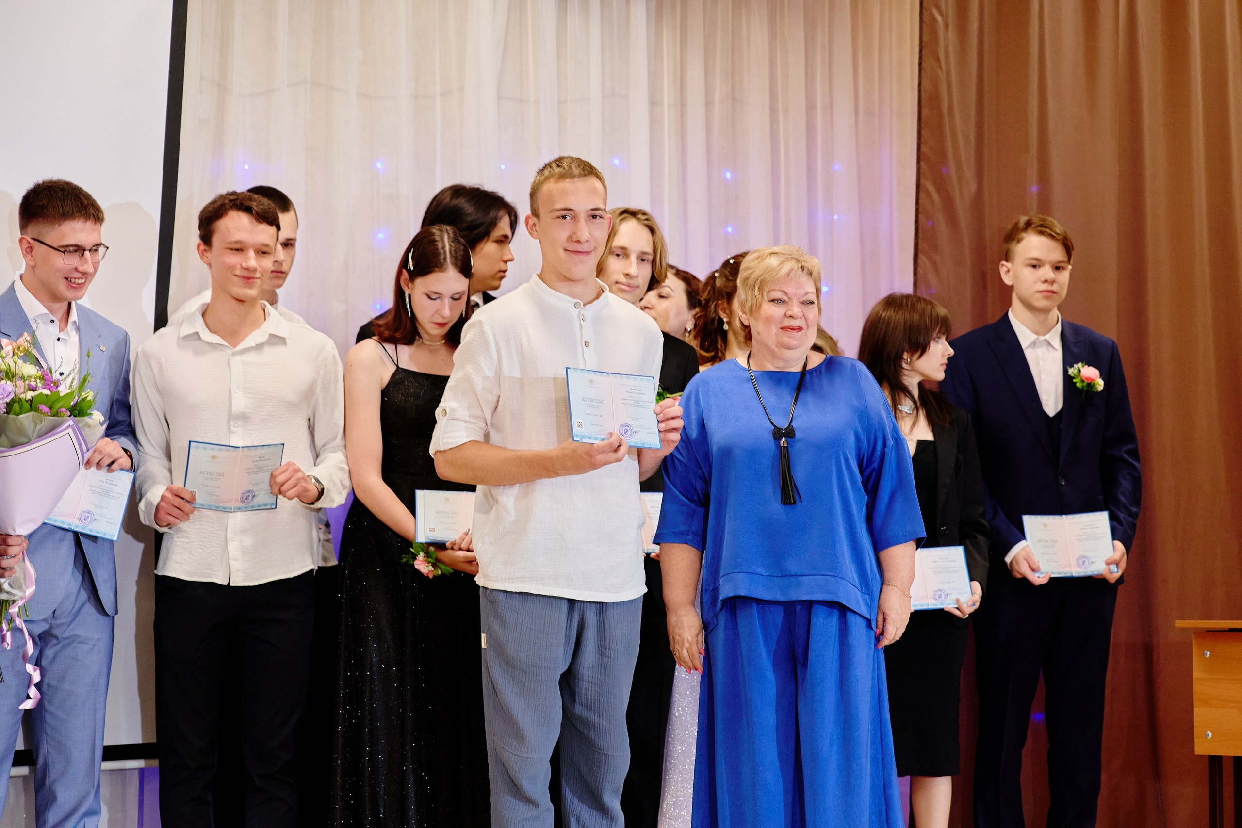 Выпускной 35 Сош. Фотограф Выпускные альбомы Таганрог Сергей Коробченко