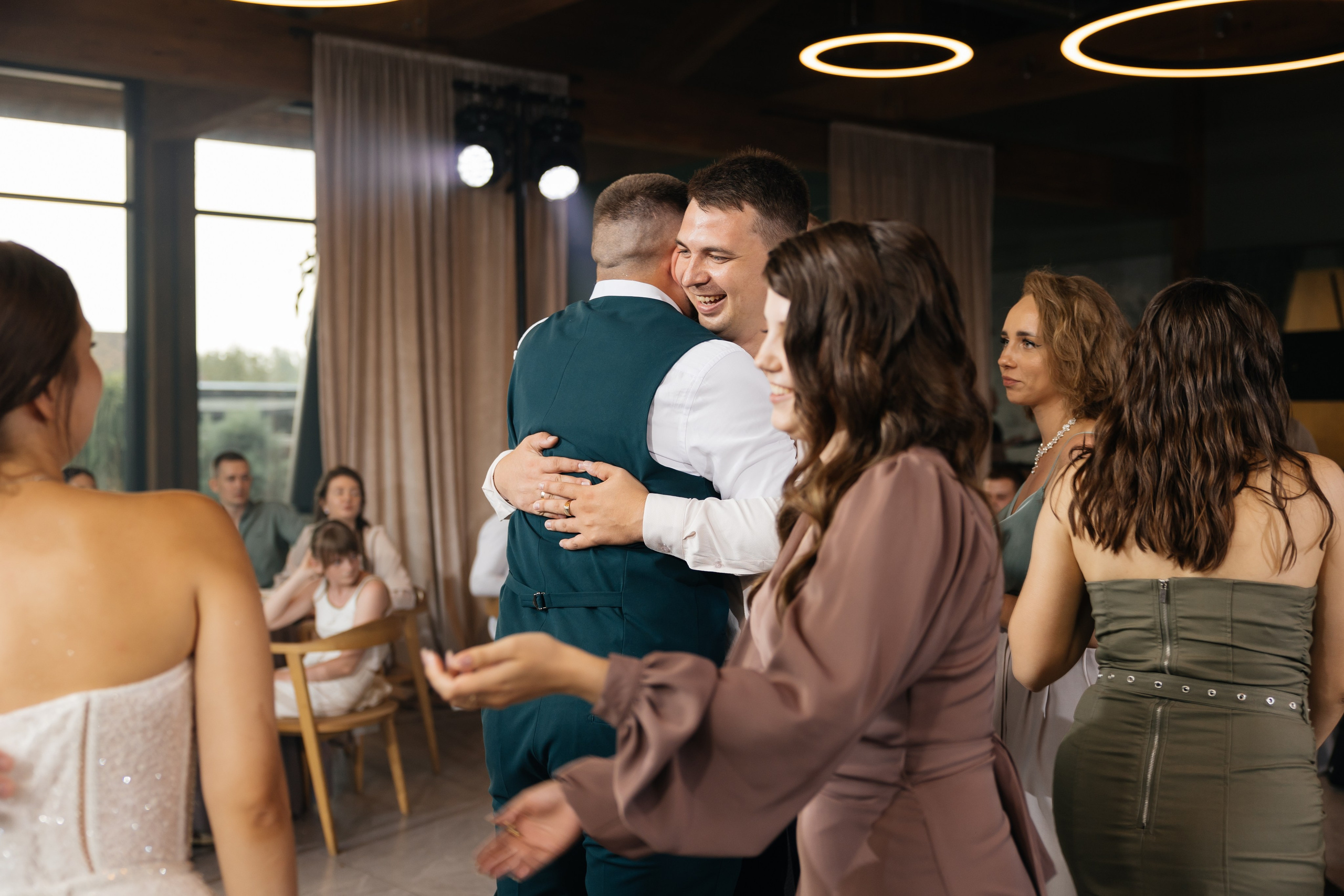 Свадебная история. Лесной Виладж. Свадебный и семейный фотограф Рассказова Виктория