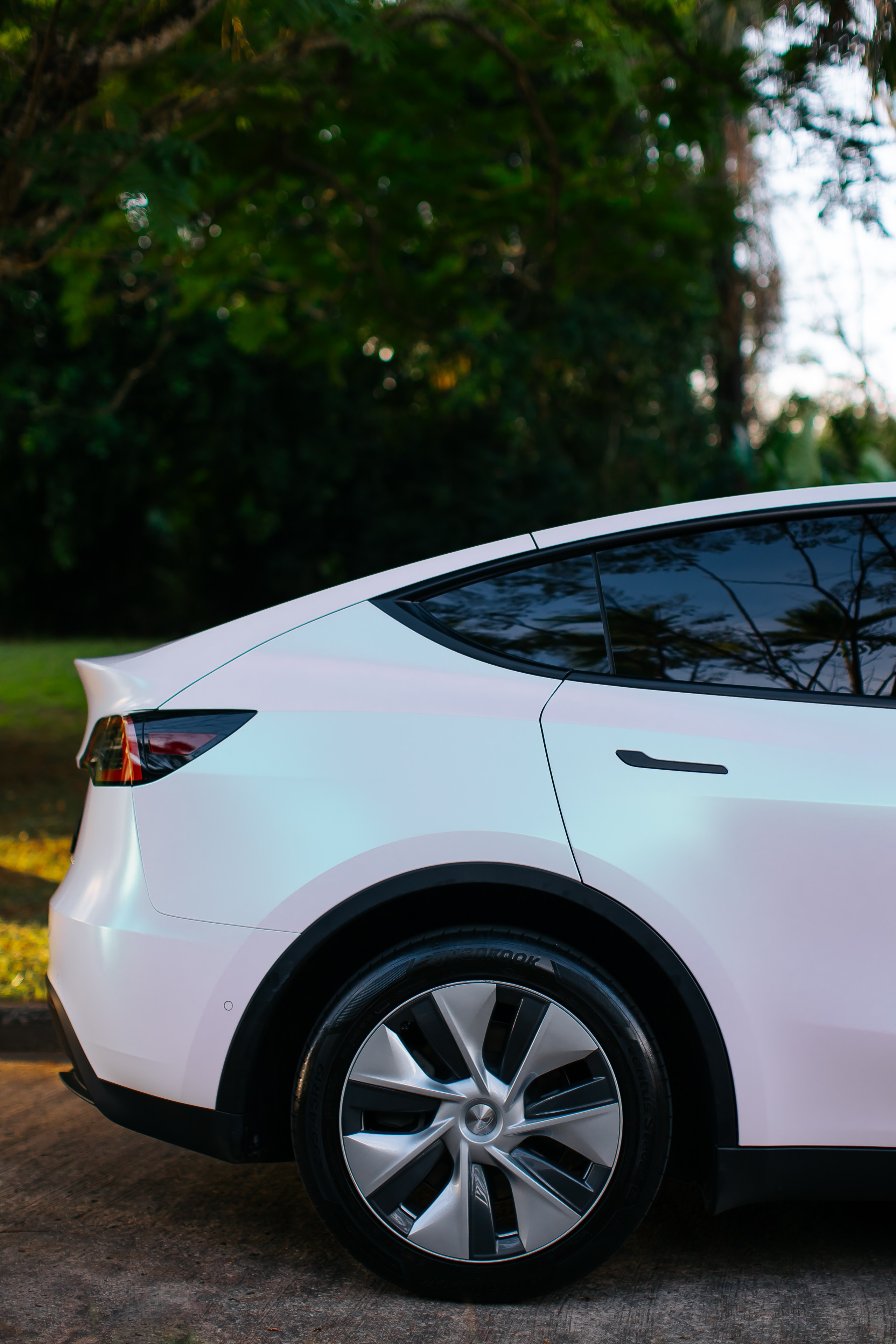 Tesla Model 3 Pearl. Фотограф в на Пхукете Сергей Войлоков