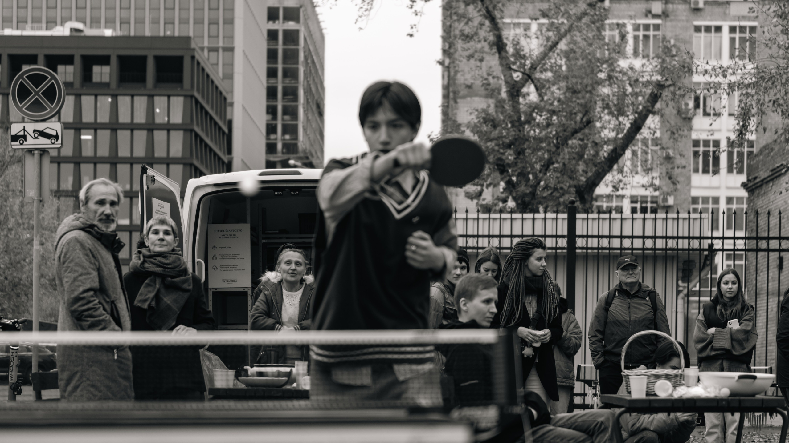 Съемка турнира по настольному теннису в НКО «Ночлежка». Фотограф в Москве. Шахабудин