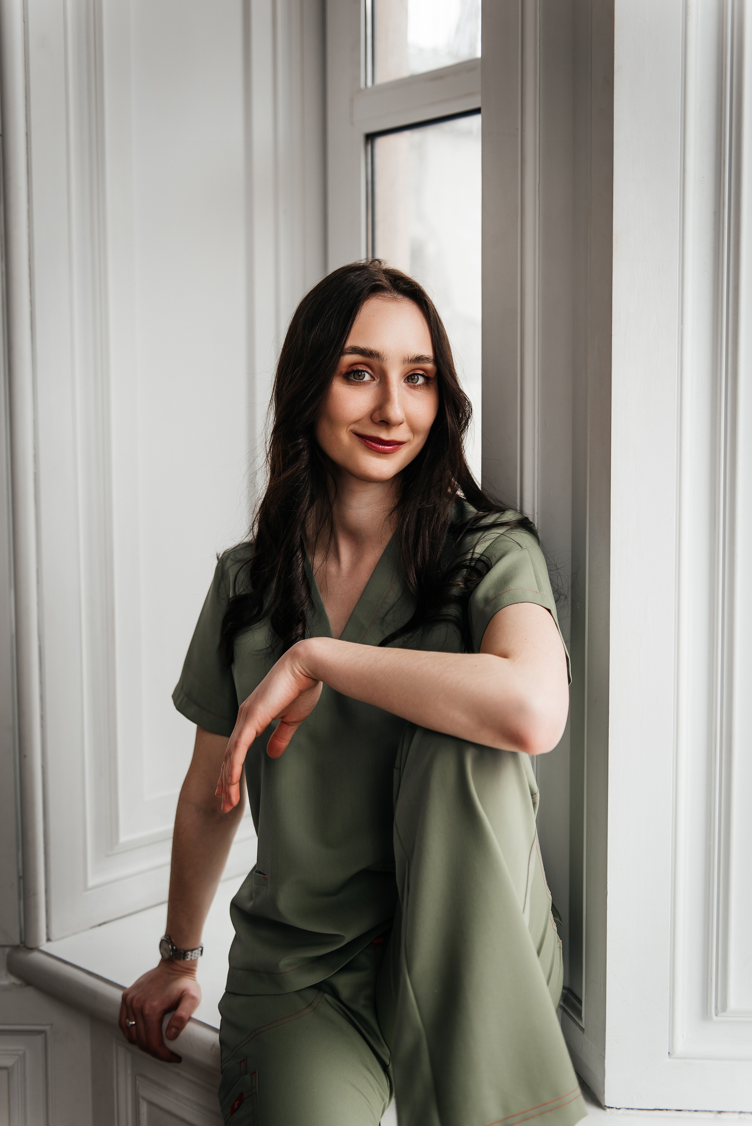 фотосессия для выпускников в фотостудии, фотосессия для выпускного альбома, фотосессия в студии для выпускного альбома