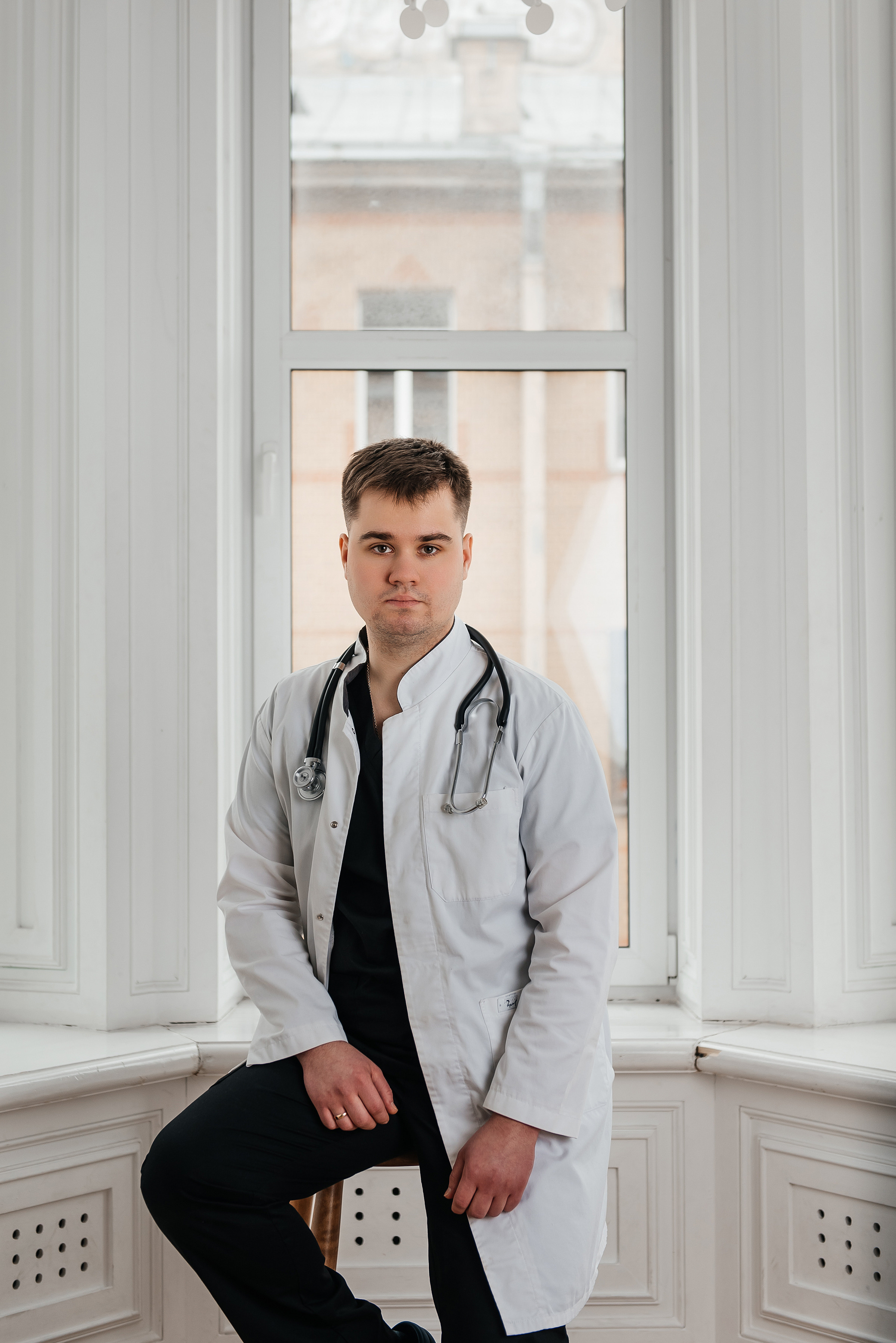 фотосессия для выпускников в фотостудии, фотосессия для выпускного альбома, фотосессия в студии для выпускного альбома