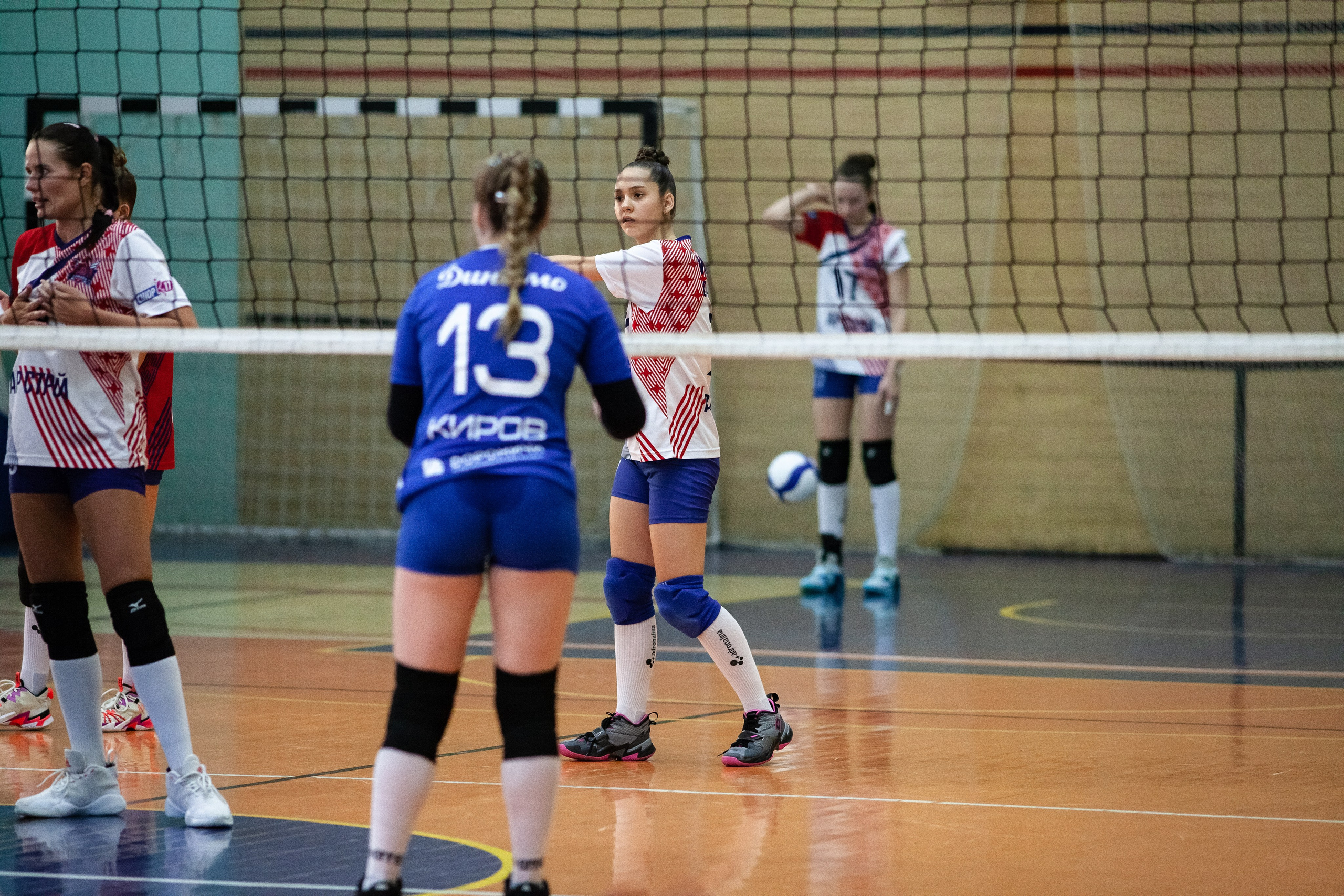 Искра (Самара) — Динамо (Киров). Фотография