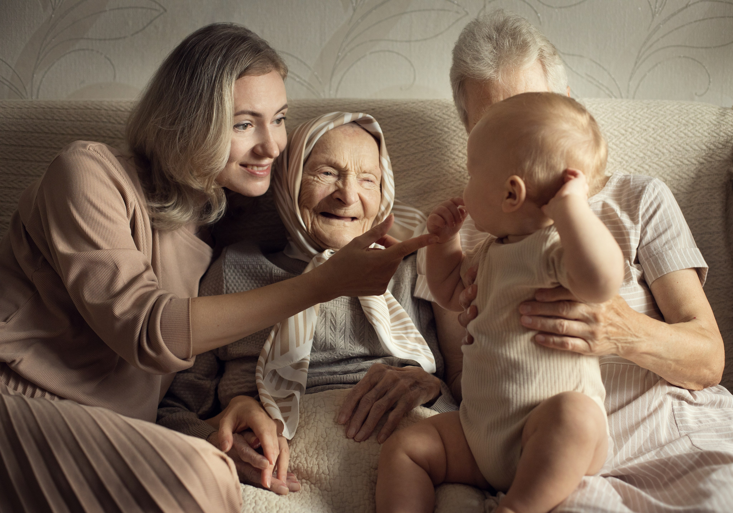 Четыре поколения женщин. Семейный и детский фотограф в Ярославле Елена Макшеева