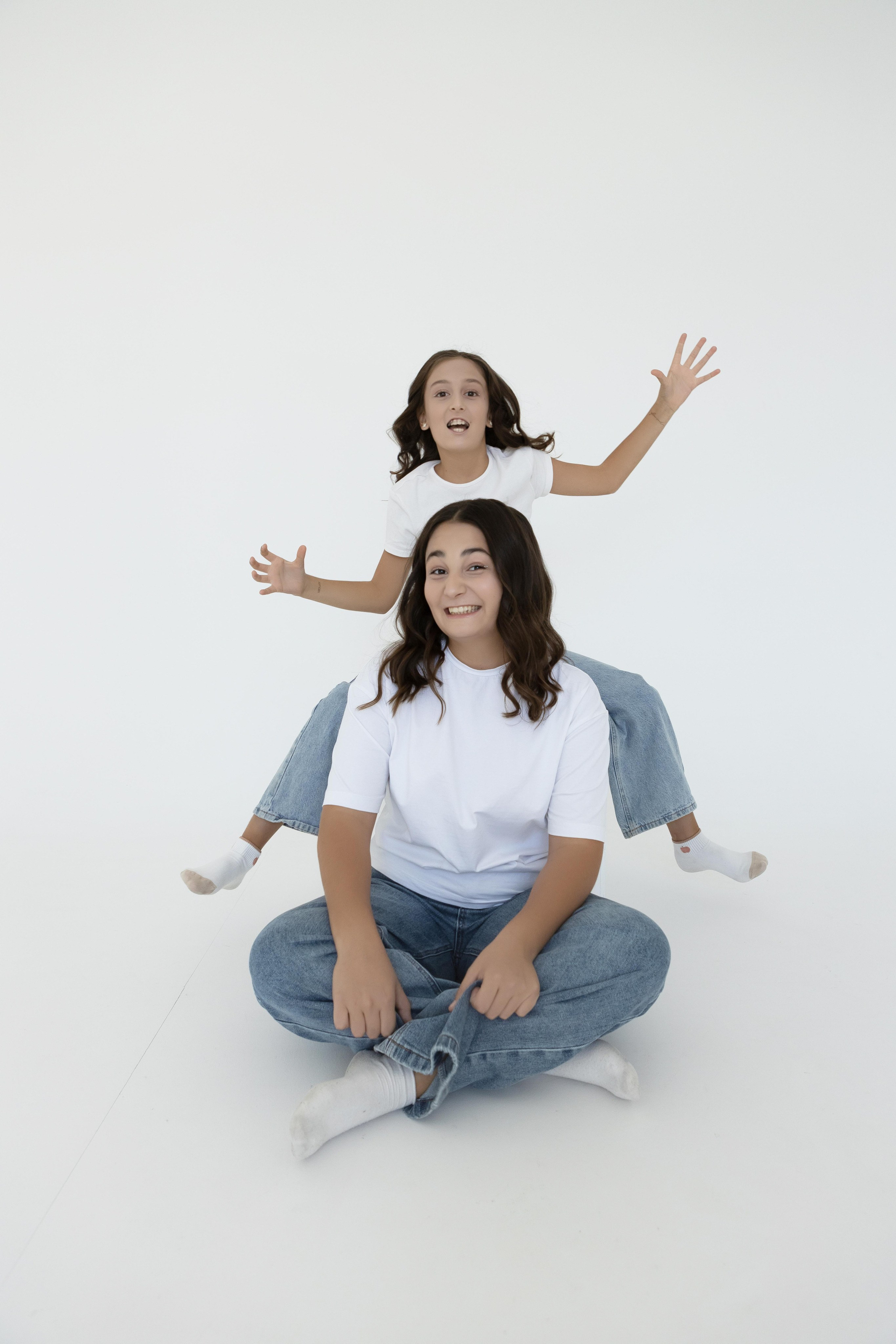 Сестры в студии. Семен Соколов