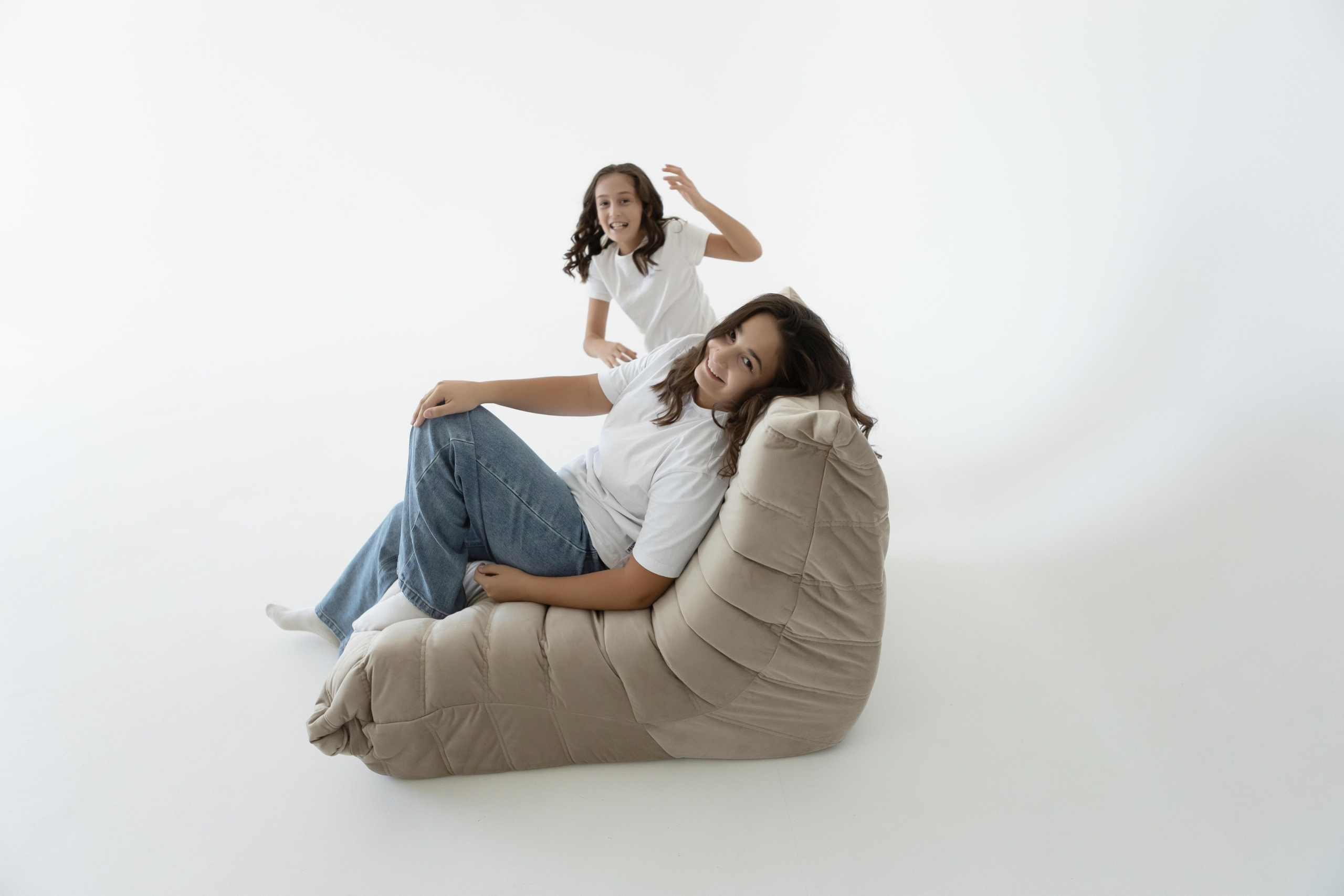 Сестры в студии. Семен Соколов