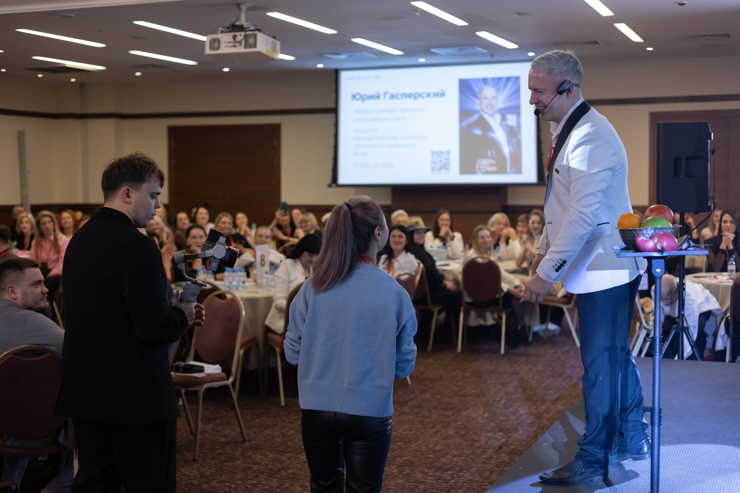 «СКАЖИ ДЕНЬГАМ ДА». Фотограф Красноярск съемки лавстори, фотосессия в студии, портретная съемка, творческие фотосессии