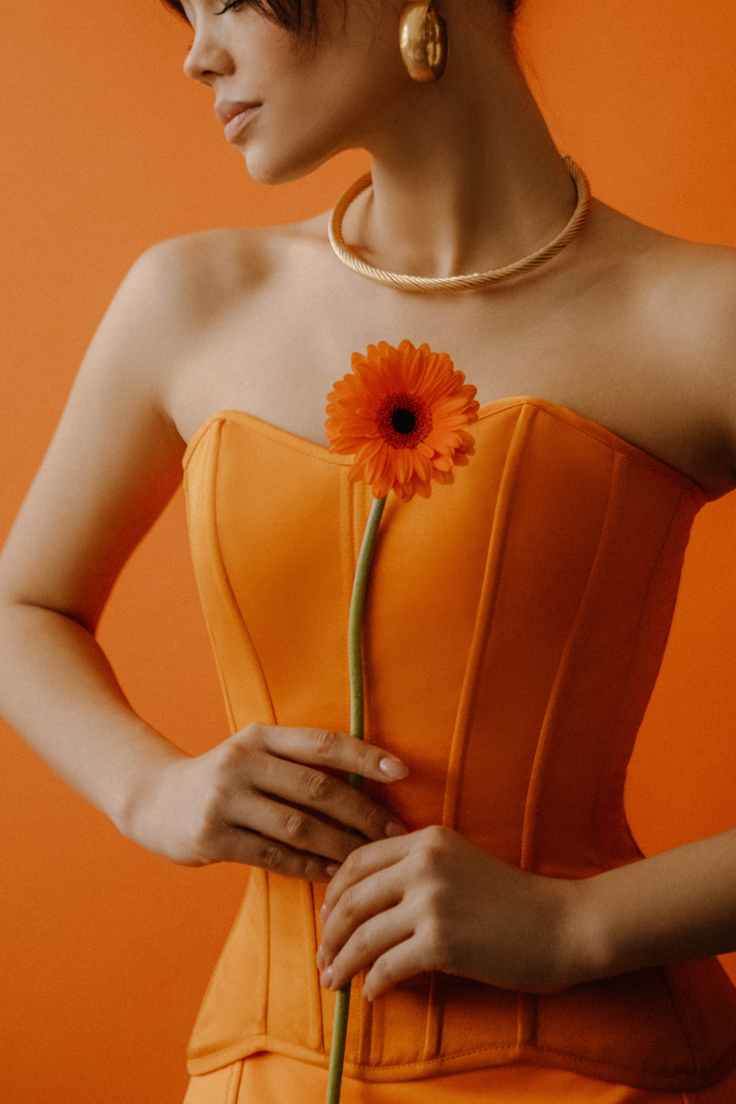 Ольга. Оранжевая фотосессия с апельсинами и цветами. Фотограф в Москве Ольга Сатони