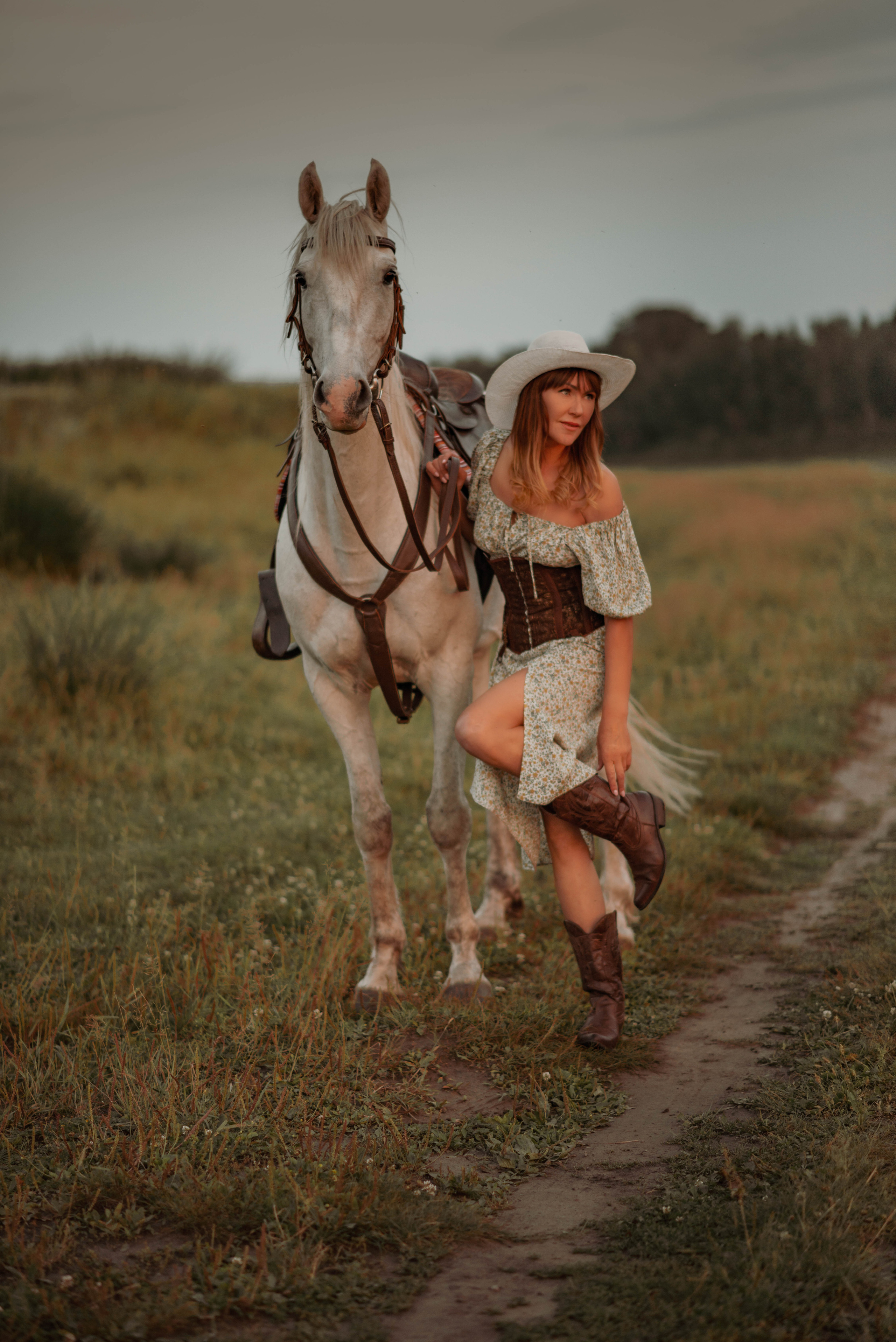 Девушка и её верный конь. Семейный и свадебный фотограф в Абакане Юлия Су