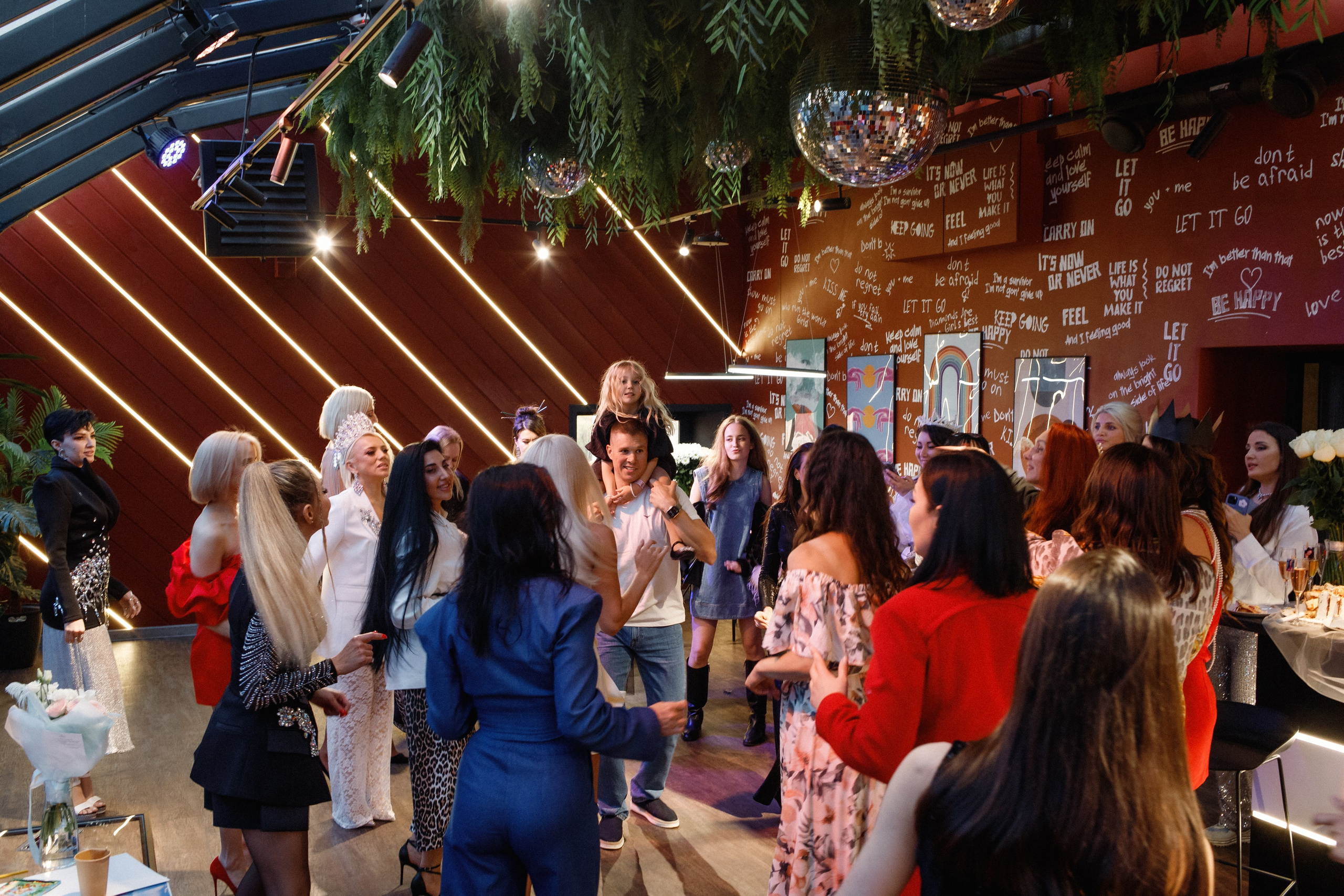 QUEEN KHV [12 ЛЕТ]. СВОИ. ФОТООТЧЕТЫ-СОБЫТИЯ-МЕСТА