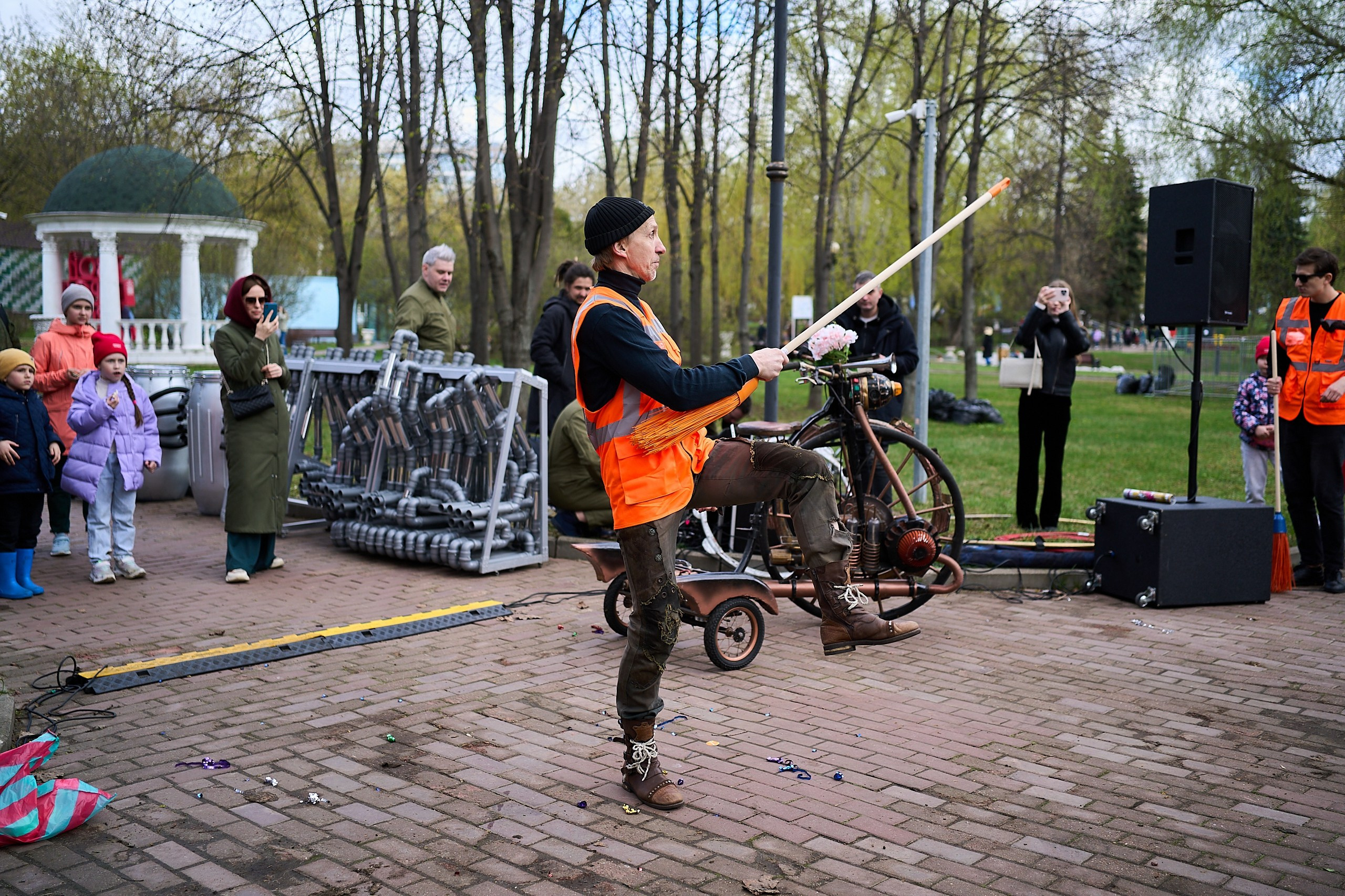 Субботник у Управления делами Мэра и Правительства Москвы. Фотограф и Видеограф в Москве. Олег Корушев