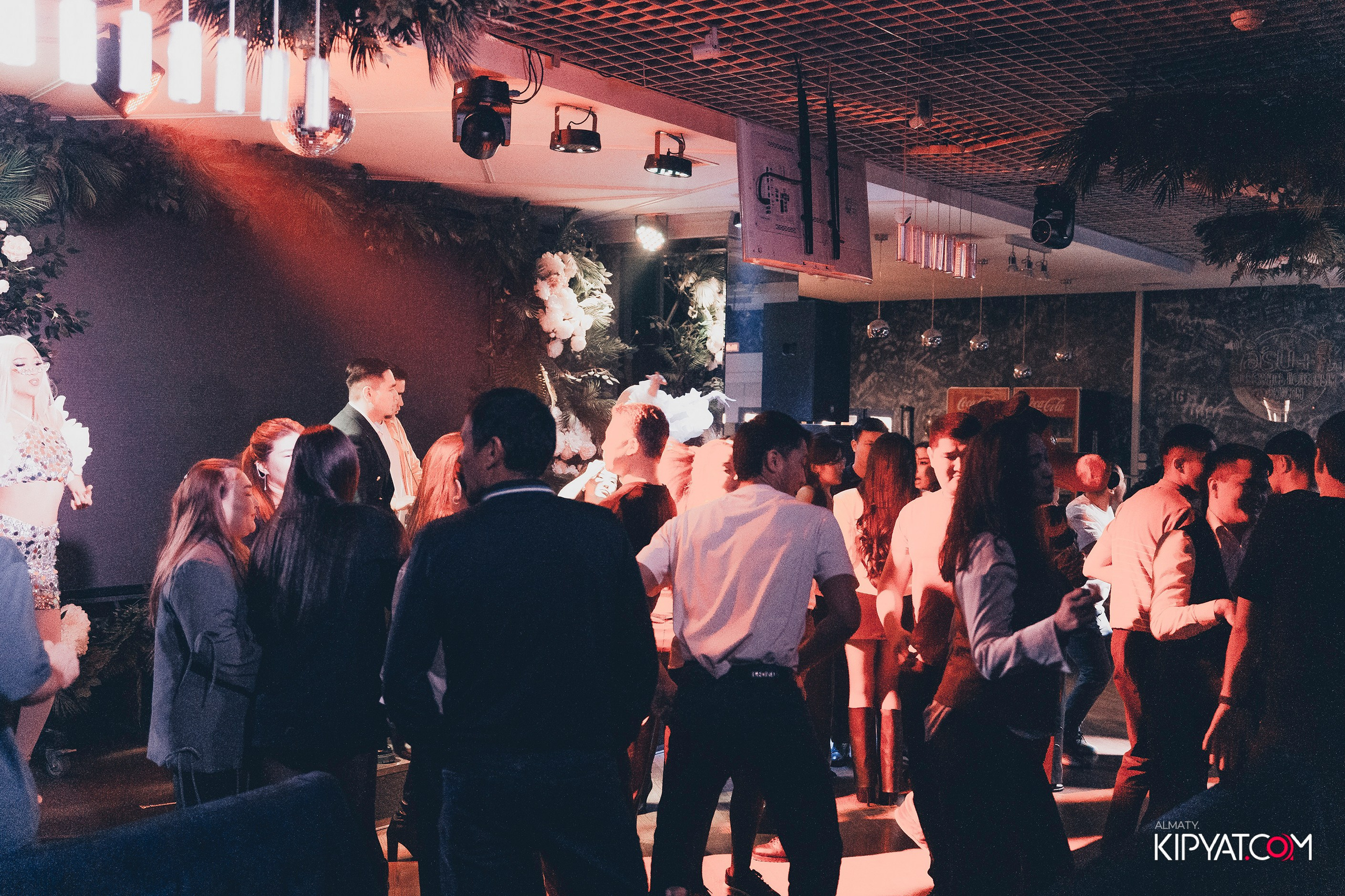 УХО И МЕДВЕДЬ НА КУРМАНГАЗЫ. КИПЯТКОМ АЛМАТЫ! Фотосъемка мероприятий в Алматы