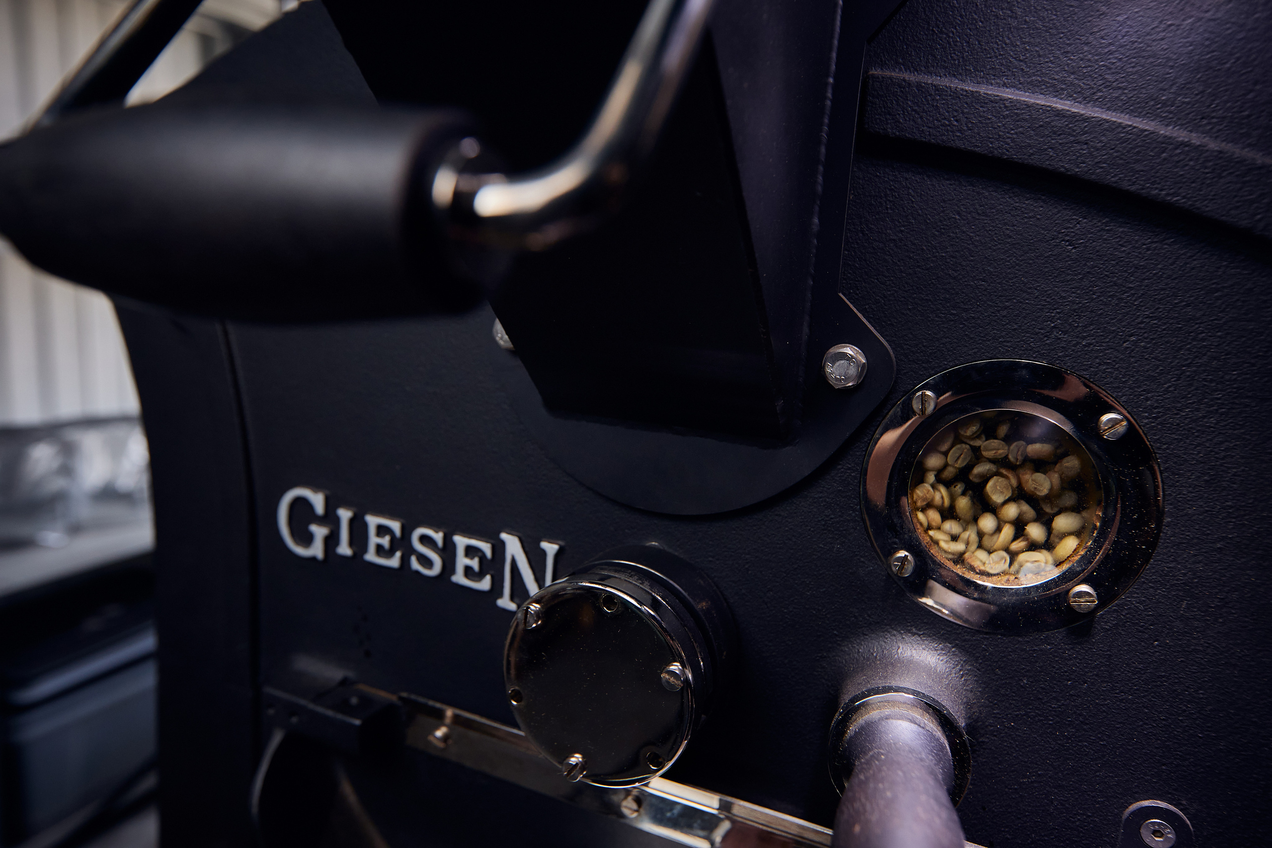 Съемка производителя Rock'n roast. Обжарка и продажа кофе. Контент для бизнеса в Екатеринбурге Полдень Медиа