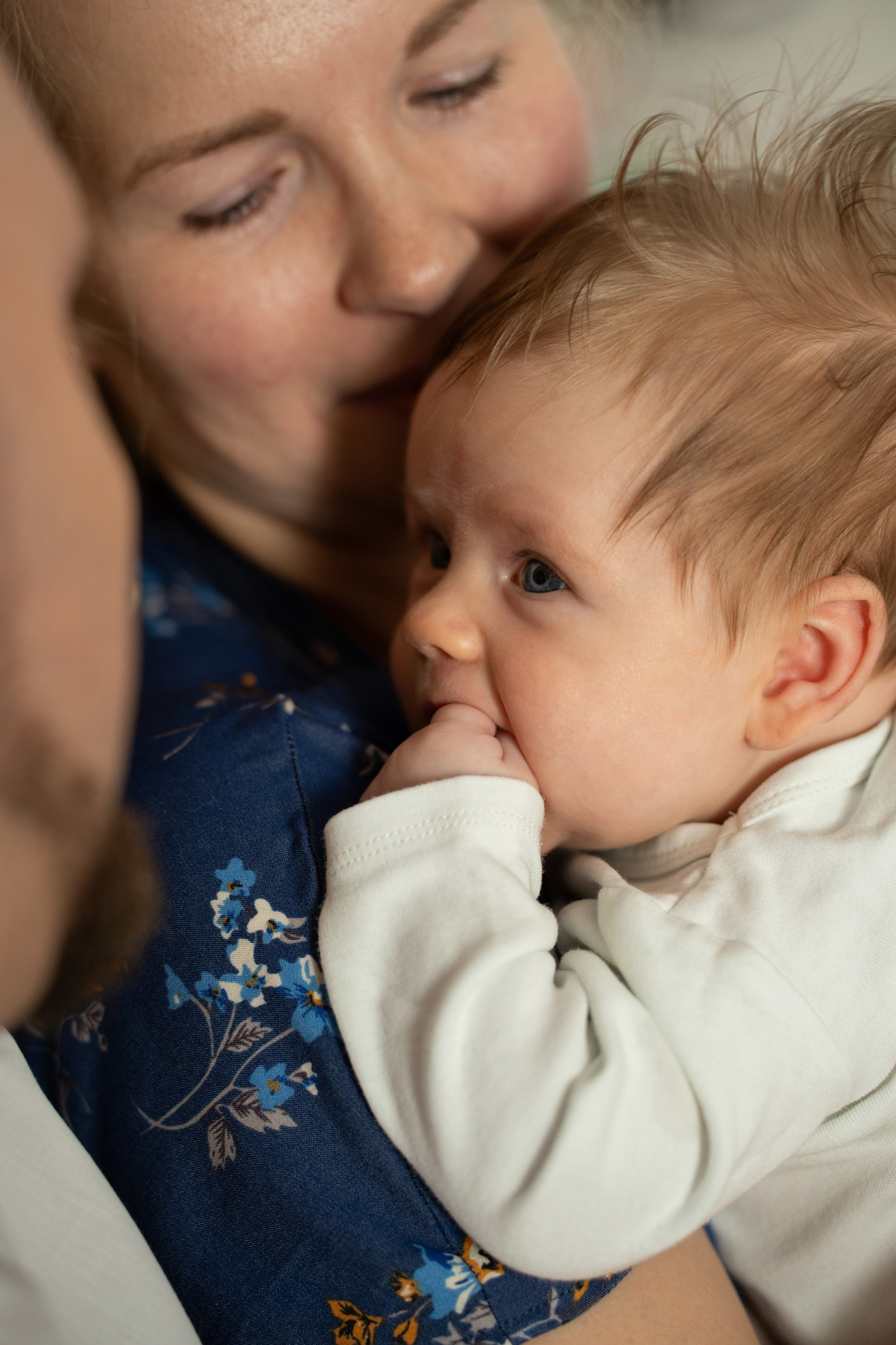Семейная фотосессия дома пока ребенок еще совсем маленький