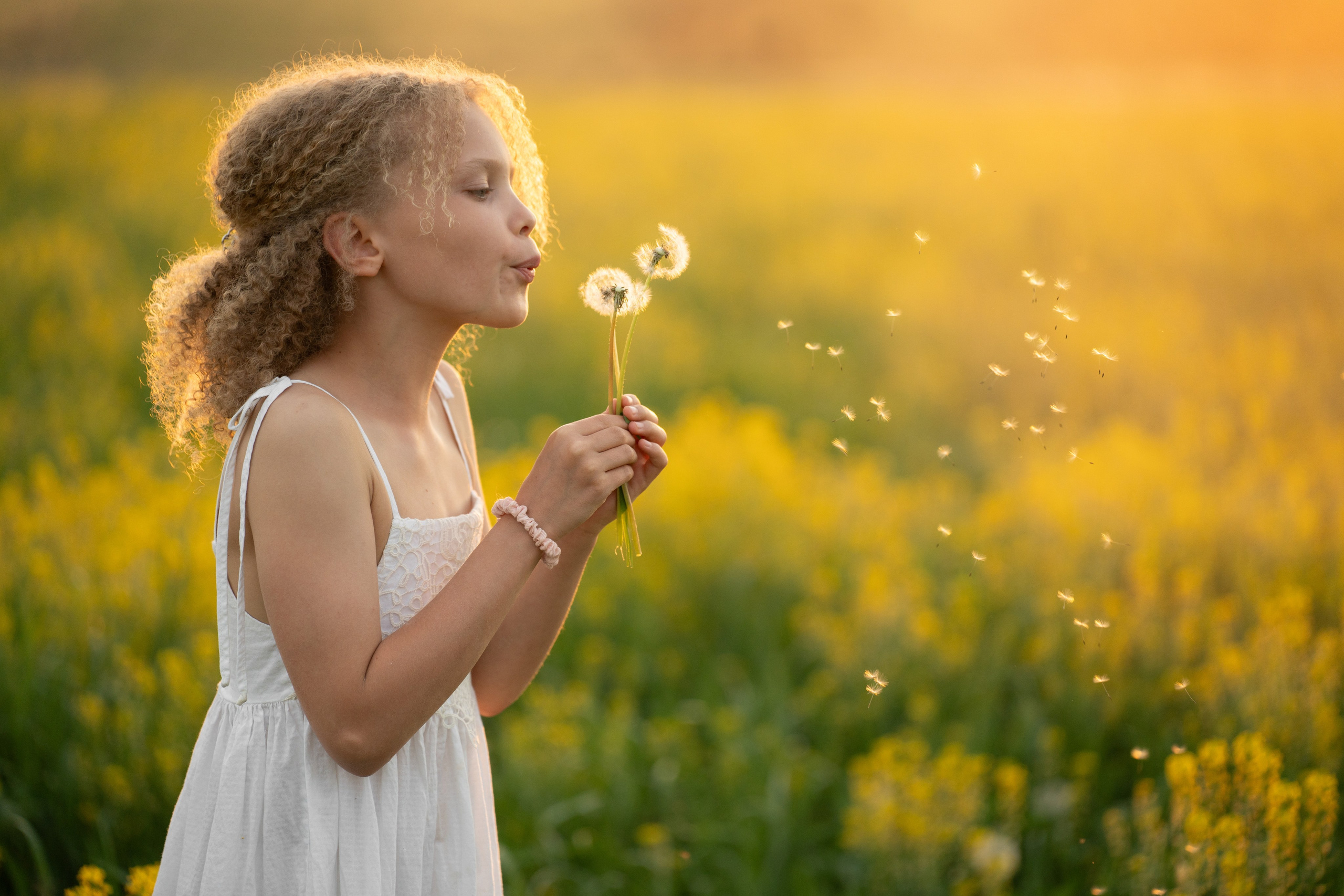 фотосессия детей летом, фотография детей фотосессия, сделать фотографию ребенка, детская фотосессия ребенка, фотосессия с ребенком, фотосессия в цвету, фотосессия с цветами, фотосессия в поле, фотосессия на закате, девичья фотосессия, детский портрет