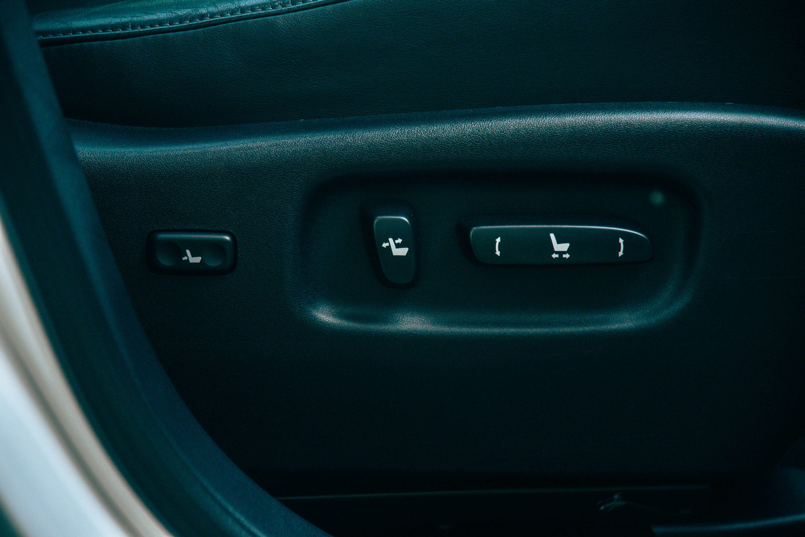 Профессиональная фотосессия Lexus в&nbsp;Новосибирске. Автомобильный фотограф Чанчин Владимир: детальные снимки кузова, интерьера и&nbsp;динамики. Съемка автомобиля для продажи