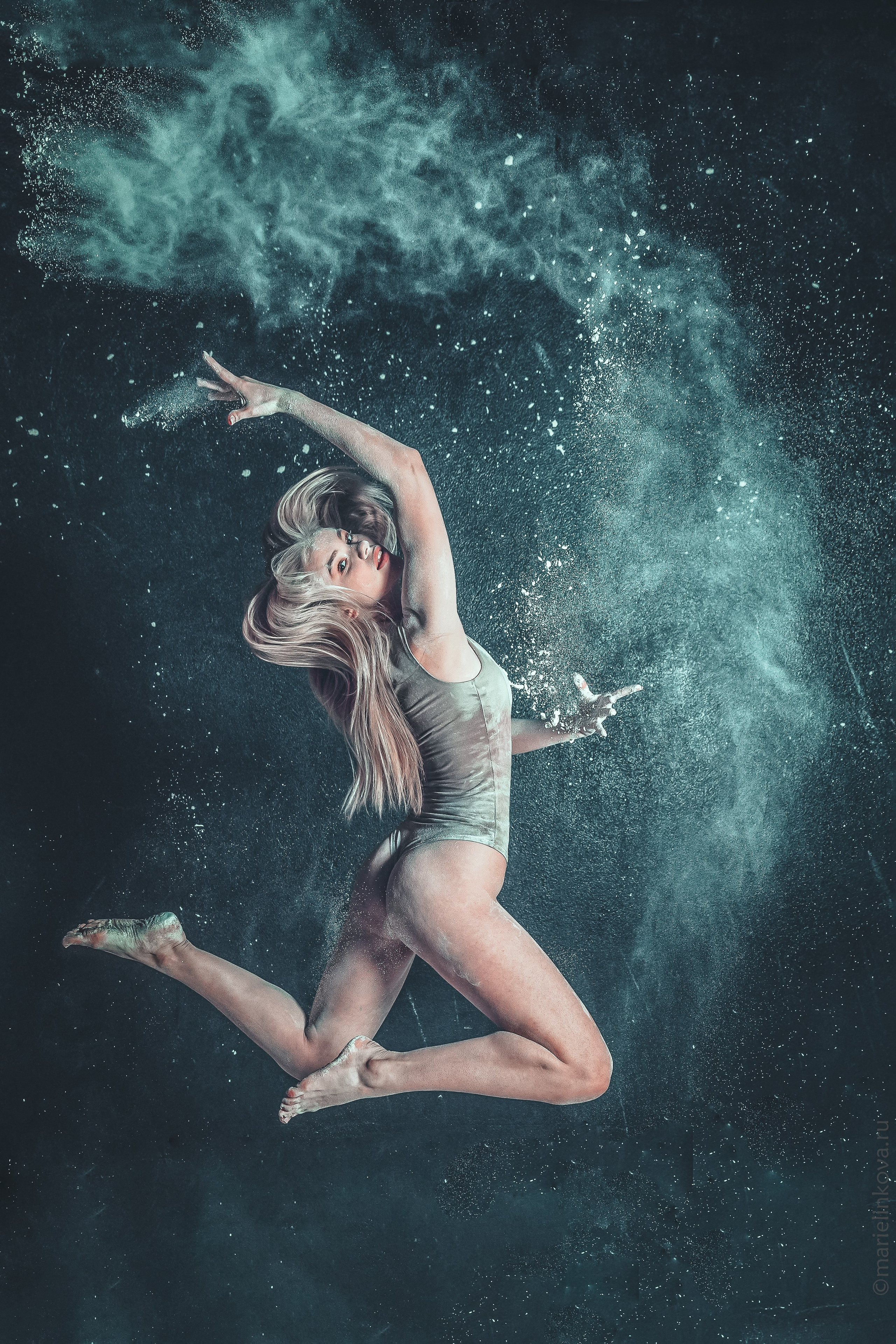 Студийный цветной свет. Профессиональный фотограф в Москве, Подмосковье