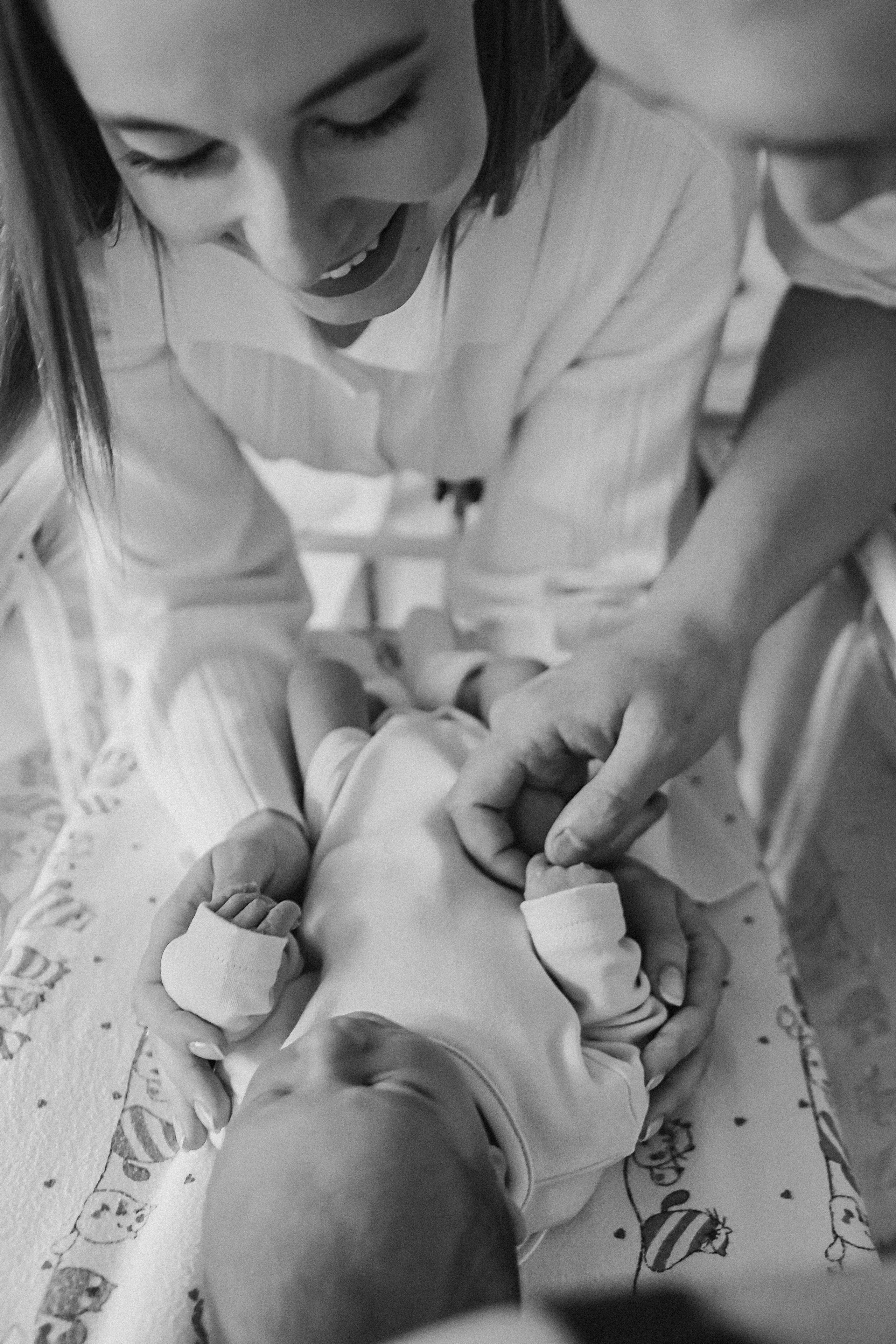 Выписка палата+внизу ПЦЭ. Семейный фотограф Тюмень, фотограф на роды Салмина Мария