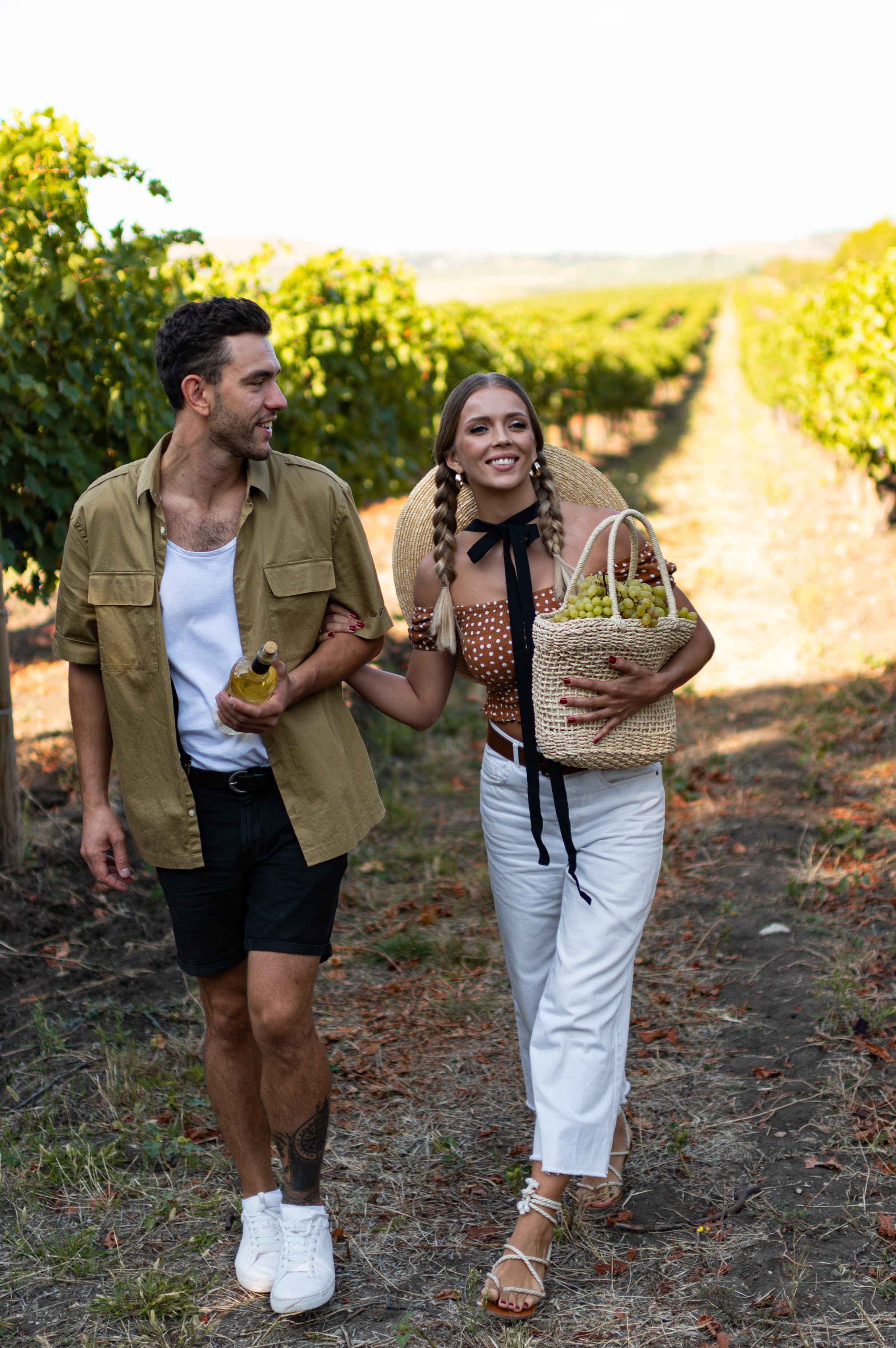 Lovestory на плантации виноградников в Крыму. Фотограф Москва и Видеограф Москва