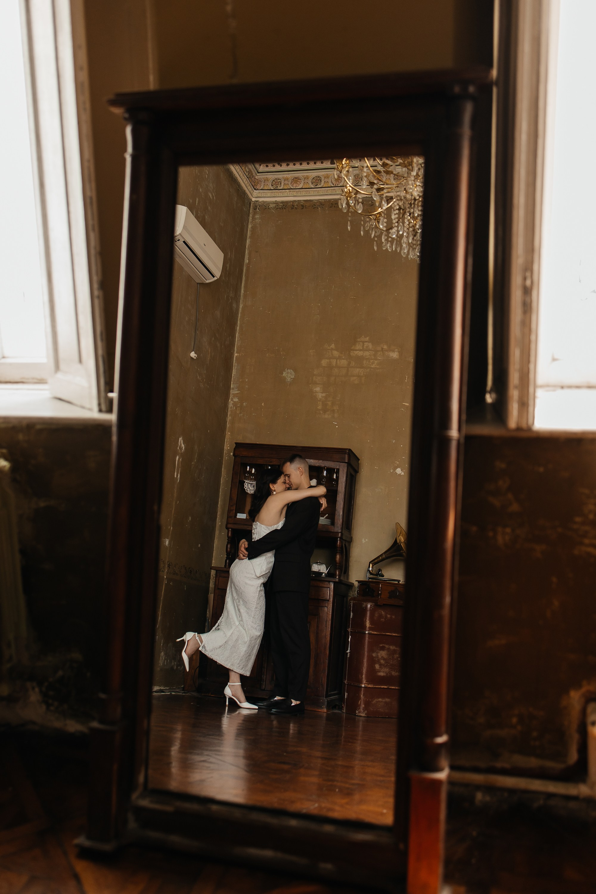 Свадебная фотосессия в «Птичке». Свадебный фотограф Виолетта Сидельникова. Краснодар, Россия, Беларусь, Европа