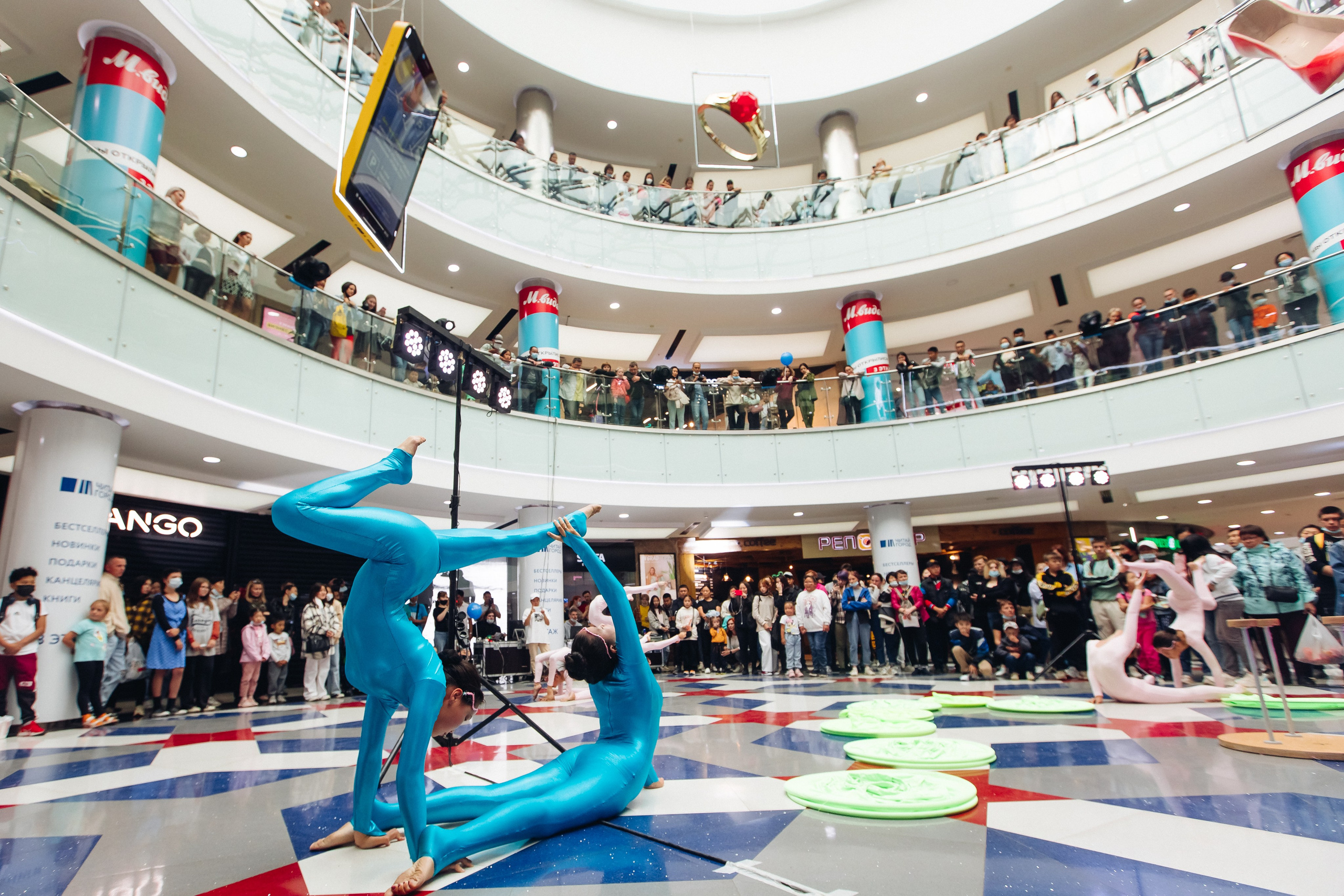 5 лет ТЦ Форум. Свадебный и семейный фотограф в Улан-Удэ