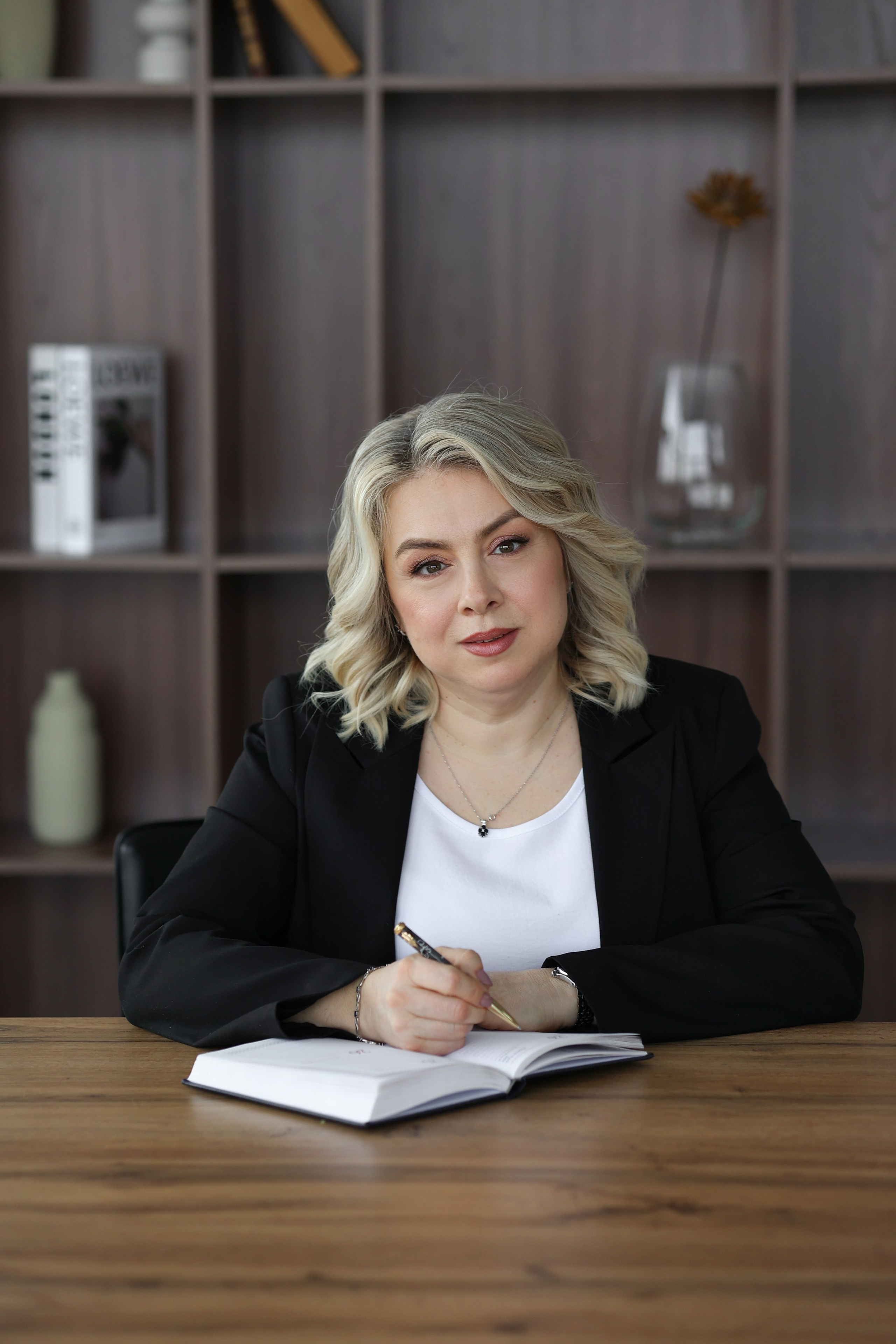 Женский деловой портрет. Марина Соколова. Контентный и семейный фотограф г. Красноярск