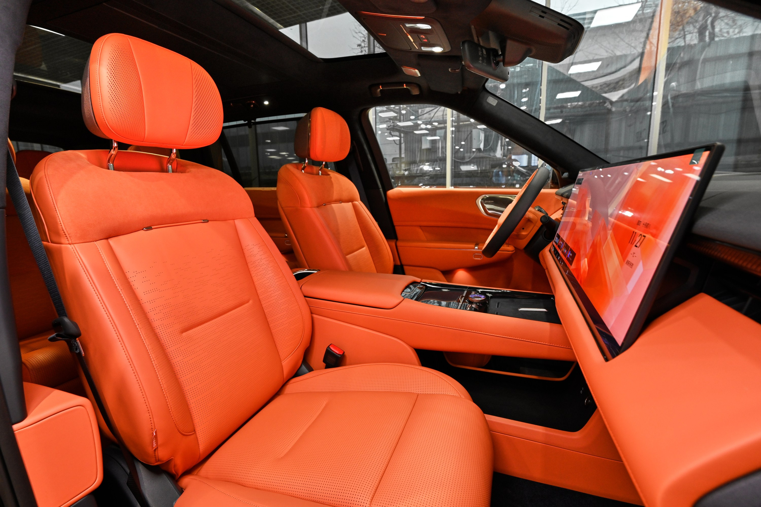 Автосалон Star Car. Автомобильный и интерьерный фотограф в Минске Александр Тагаев