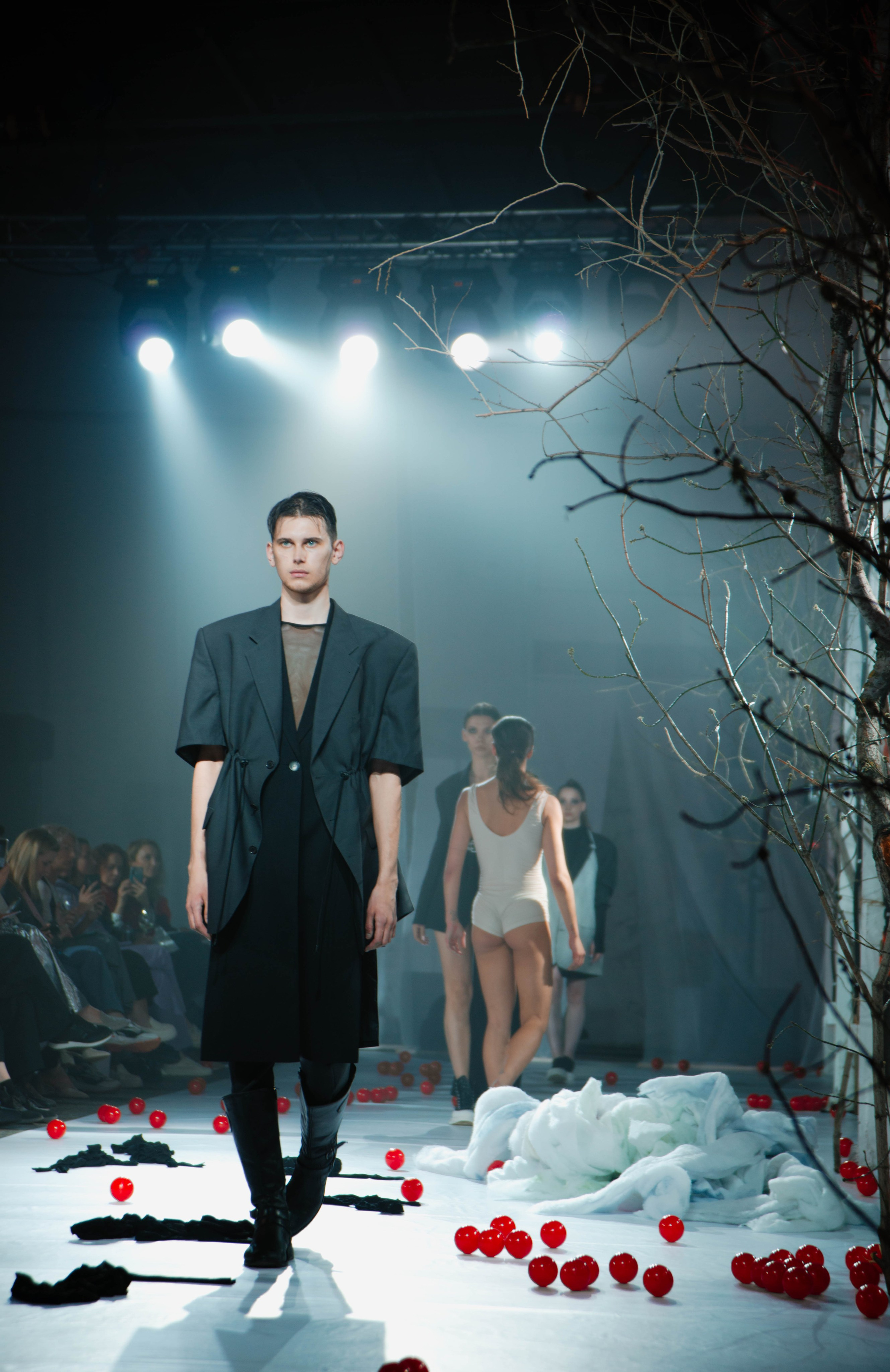 Показ «Красный Шум». Ксения Glossa. Портретный и репортажный фотограф в Самаре