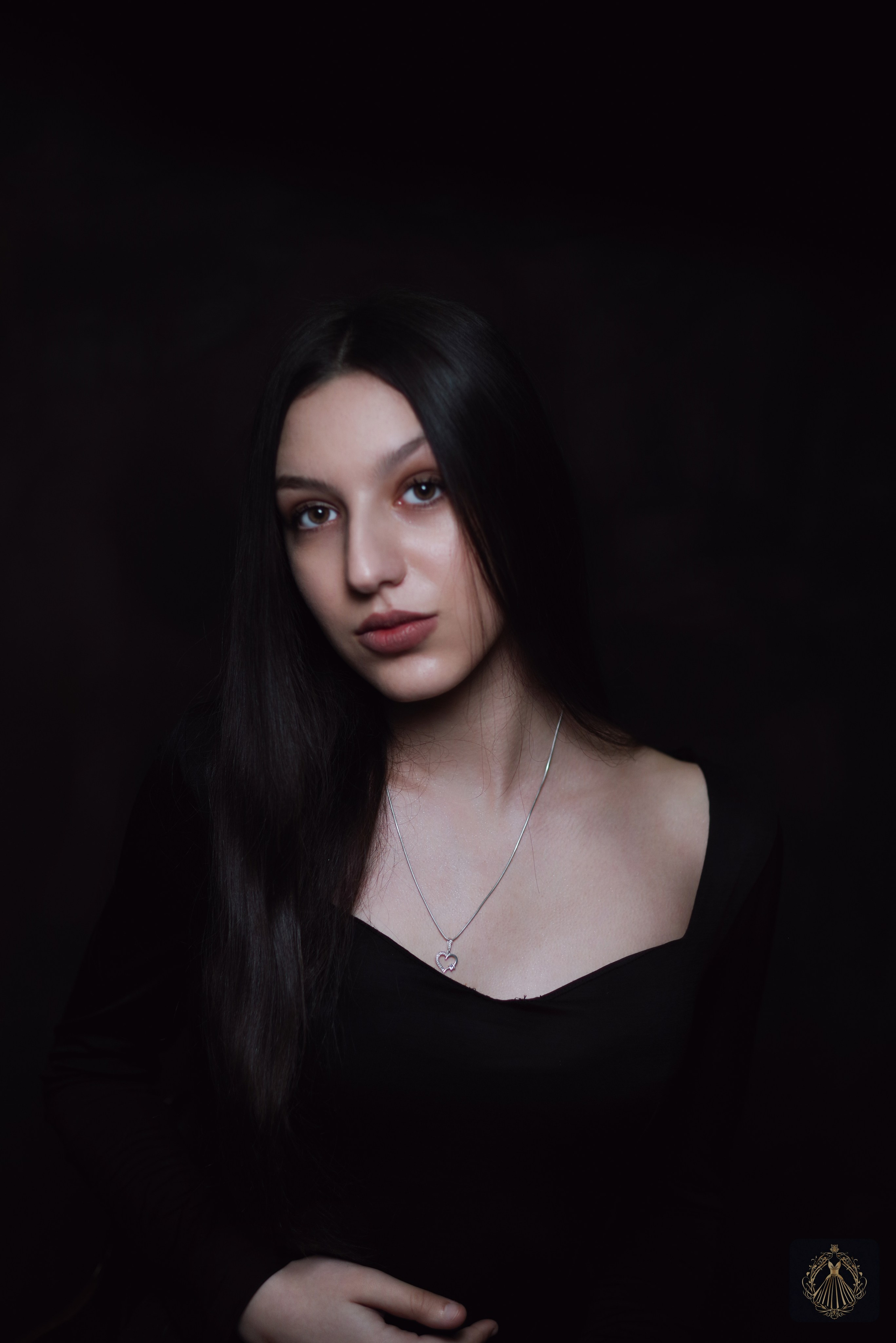 Бумажное платье. Портретный фотограф Денис Милютин