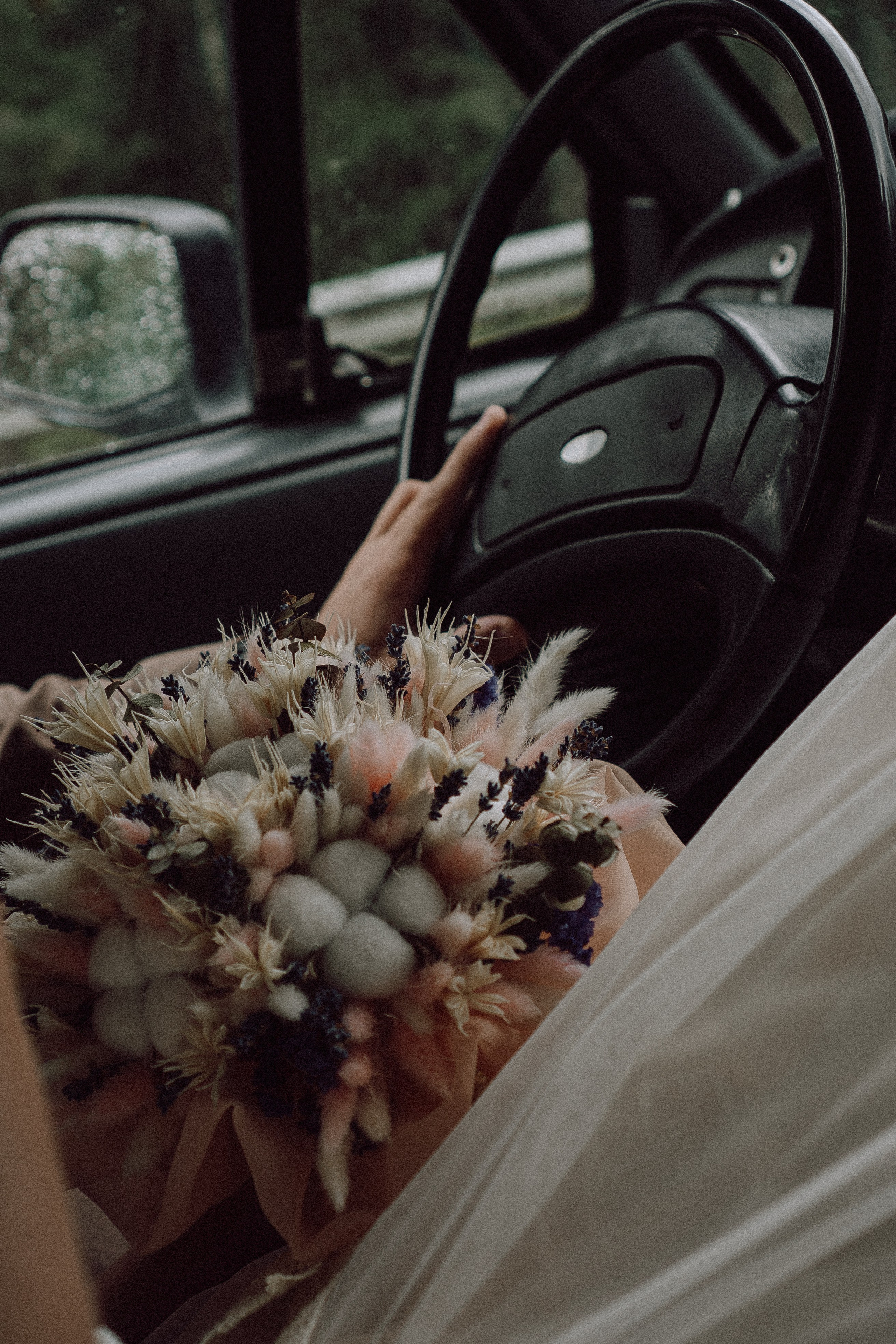 СВАДЕБНАЯ ФОТОСЕССИИЯ ПАРЫ В ГОРОДЕ ПРИОЗЕРСК В СОСНОВОМ ЛЕСУ И С ПИКАПОМ. Профессиональный фотограф, Санкт-Петербург — Виктория Богомолова