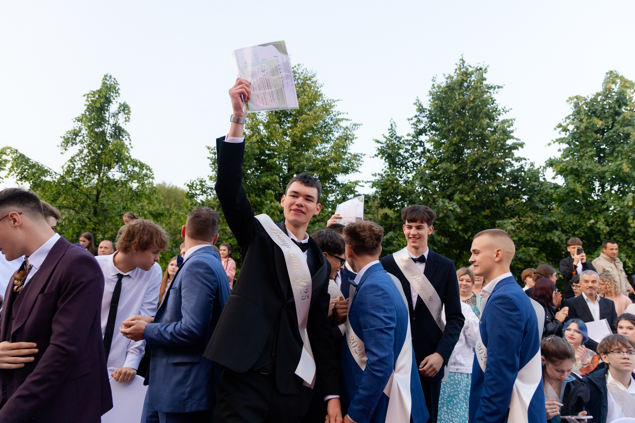 Школьный выпускной 2025 год в Минске, Беларуси. Свадебный фотограф в Минске/Беларуси Сергей Спиридонов