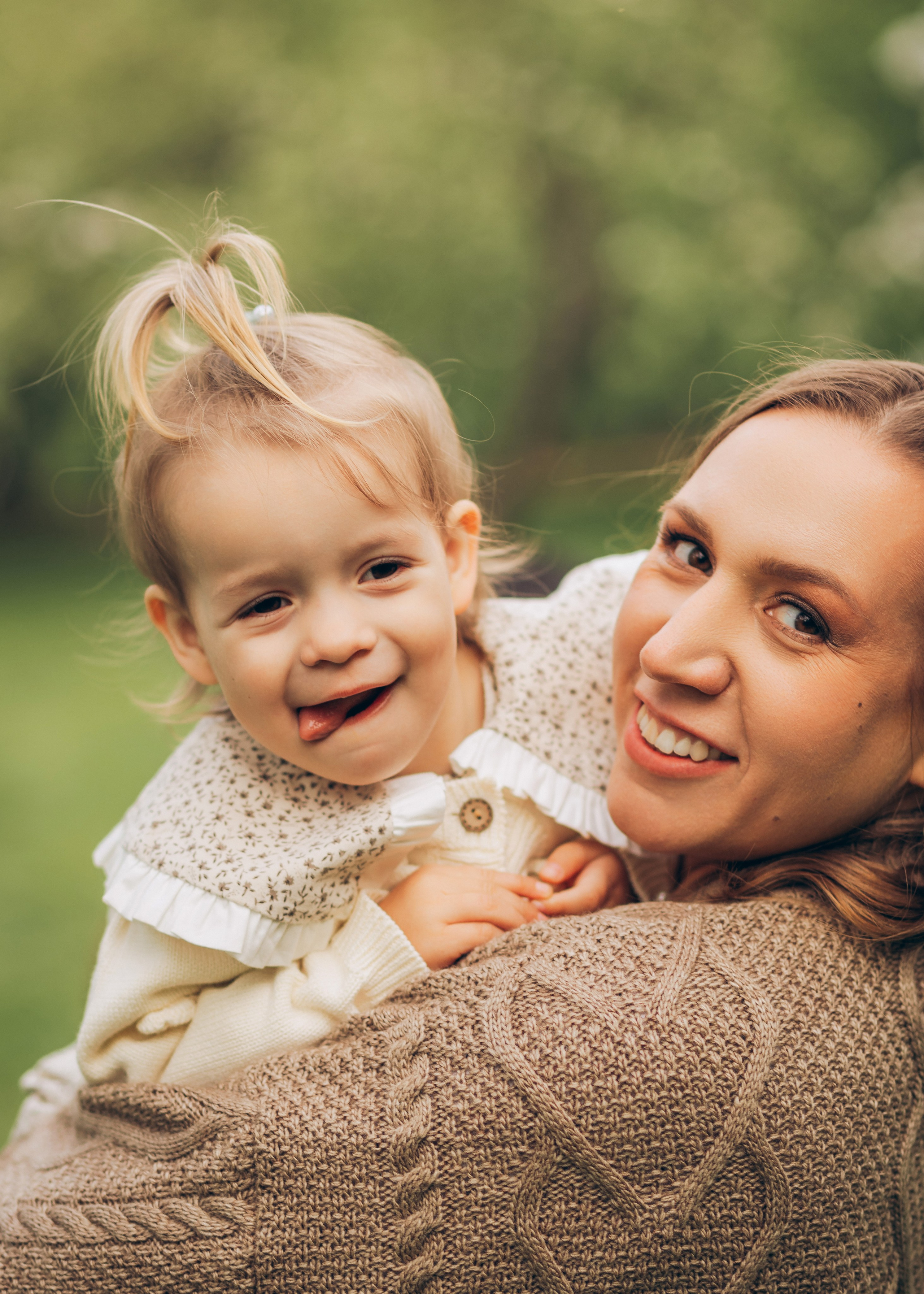 Надежда, Руслан, Ксюша и Настя. Семейный фотограф В Москве Александра Дейкун