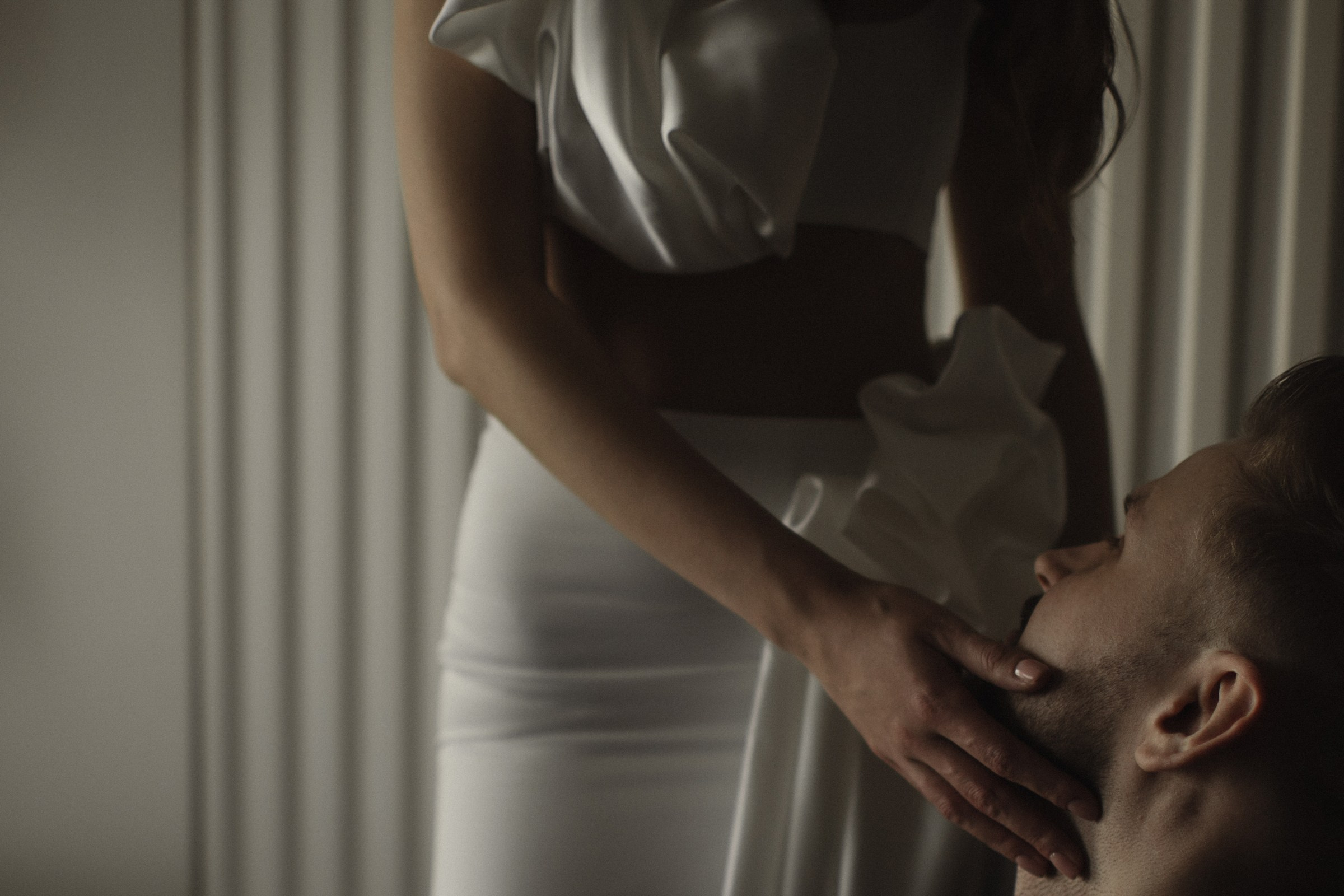 Собираемся на свадьбу вместе с фотосессией для двоих на утренние сборы. Свадебный, репортажный и портретный фотограф Сочи, Краснодар. Александра Зайцева