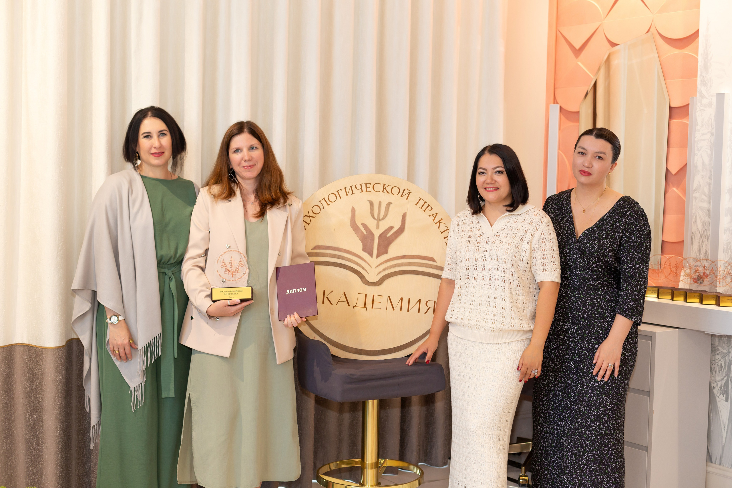 Выпускной курса психологов. Ирина Квасова | Фотограф в стиле VOGUE | Тюмень