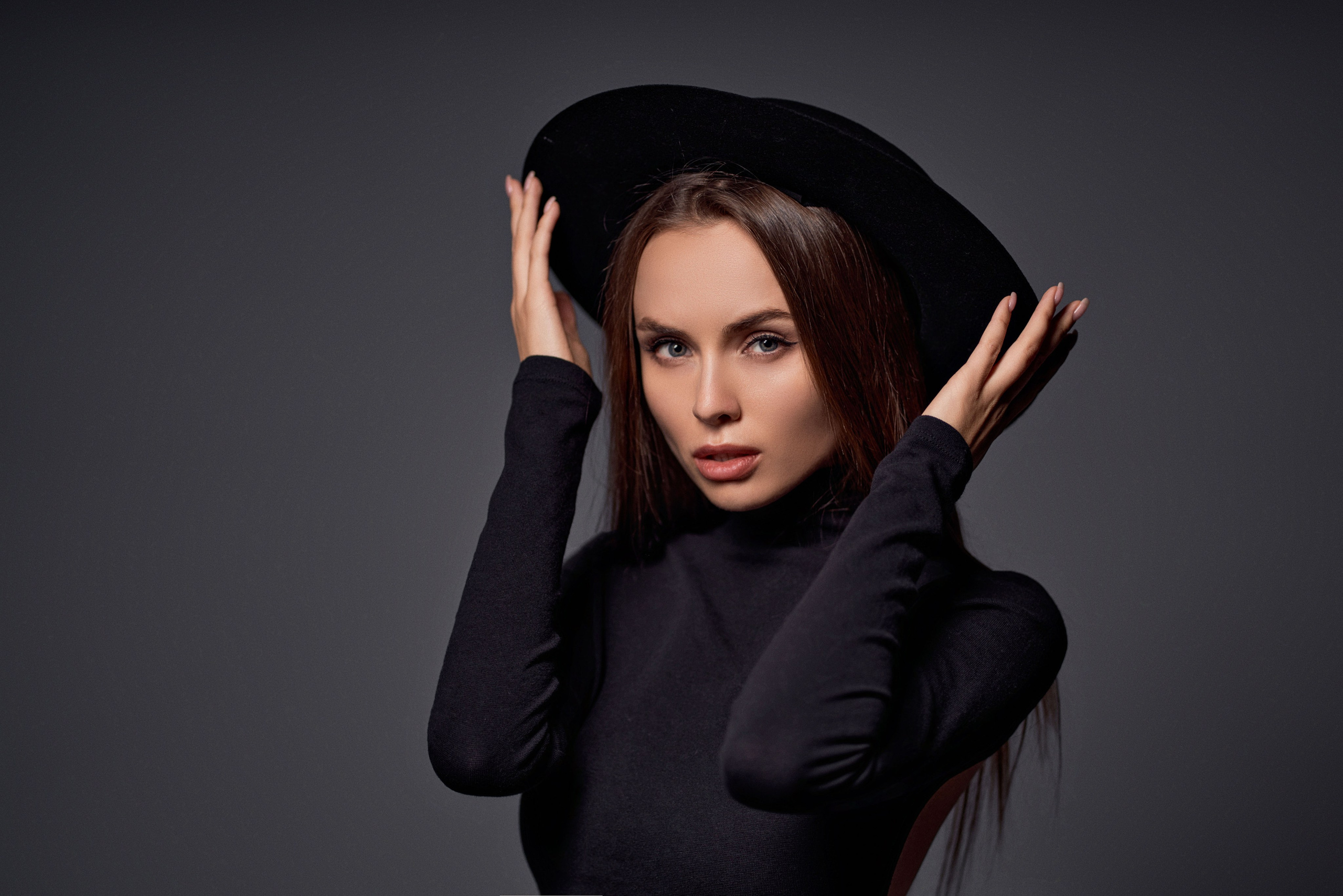 Съемка с Дарьей Погодаевой в студии на серой циклораме. Свадебный и портретный фотограф Клипа Максим