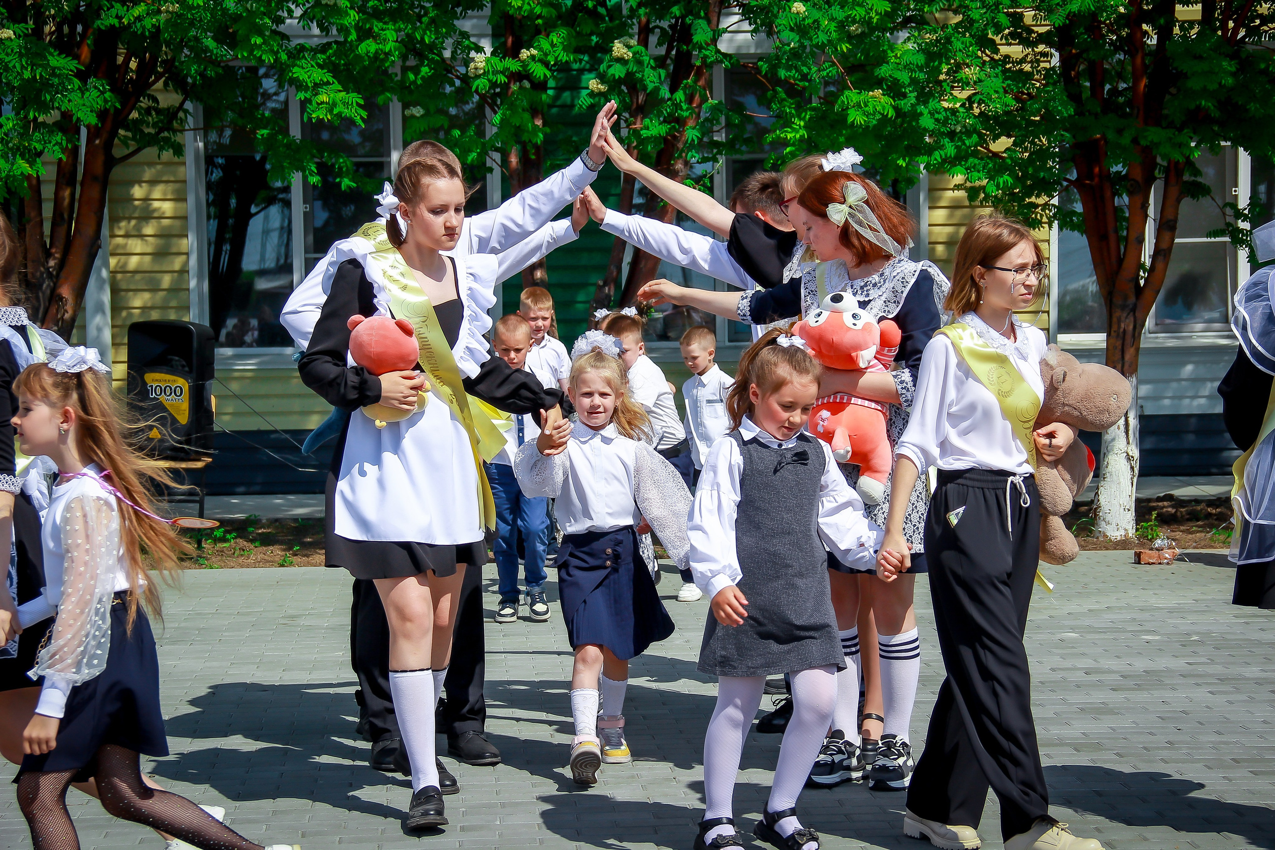 9-11 классы СЪЁМКИ ВЫПУСКНЫХ И ПОСЛЕДНИХ ЗВОНКОВ. Выпускные альбомы для школ и Детских садов в Барнауле /Выпускные/Свадебные/Детские/Семейные и др. виды съёмок /Фотограф Вера Валейко