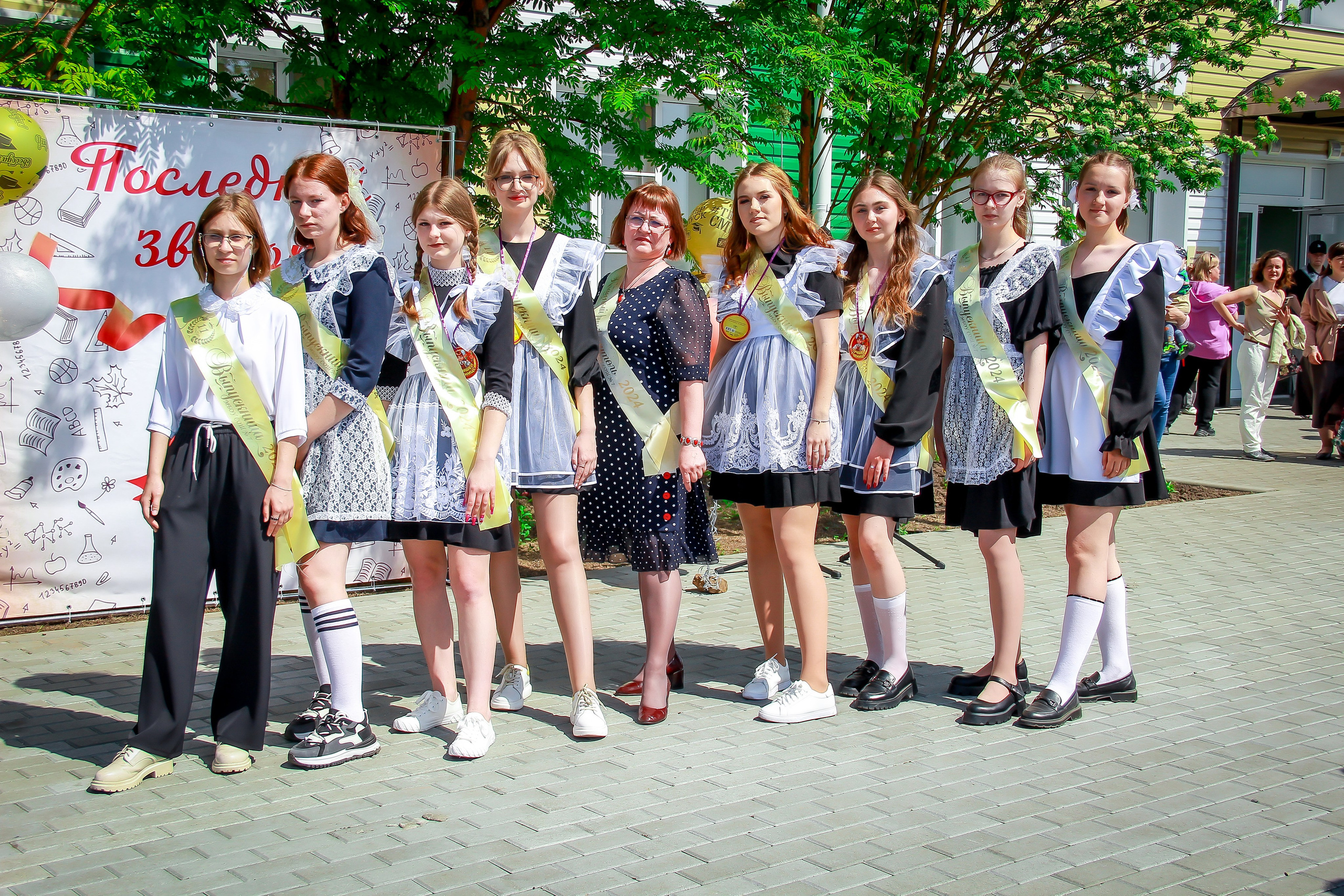 9-11 классы СЪЁМКИ ВЫПУСКНЫХ И ПОСЛЕДНИХ ЗВОНКОВ. Выпускные альбомы для школ и Детских садов в Барнауле /Выпускные/Свадебные/Детские/Семейные и др. виды съёмок /Фотограф Вера Валейко