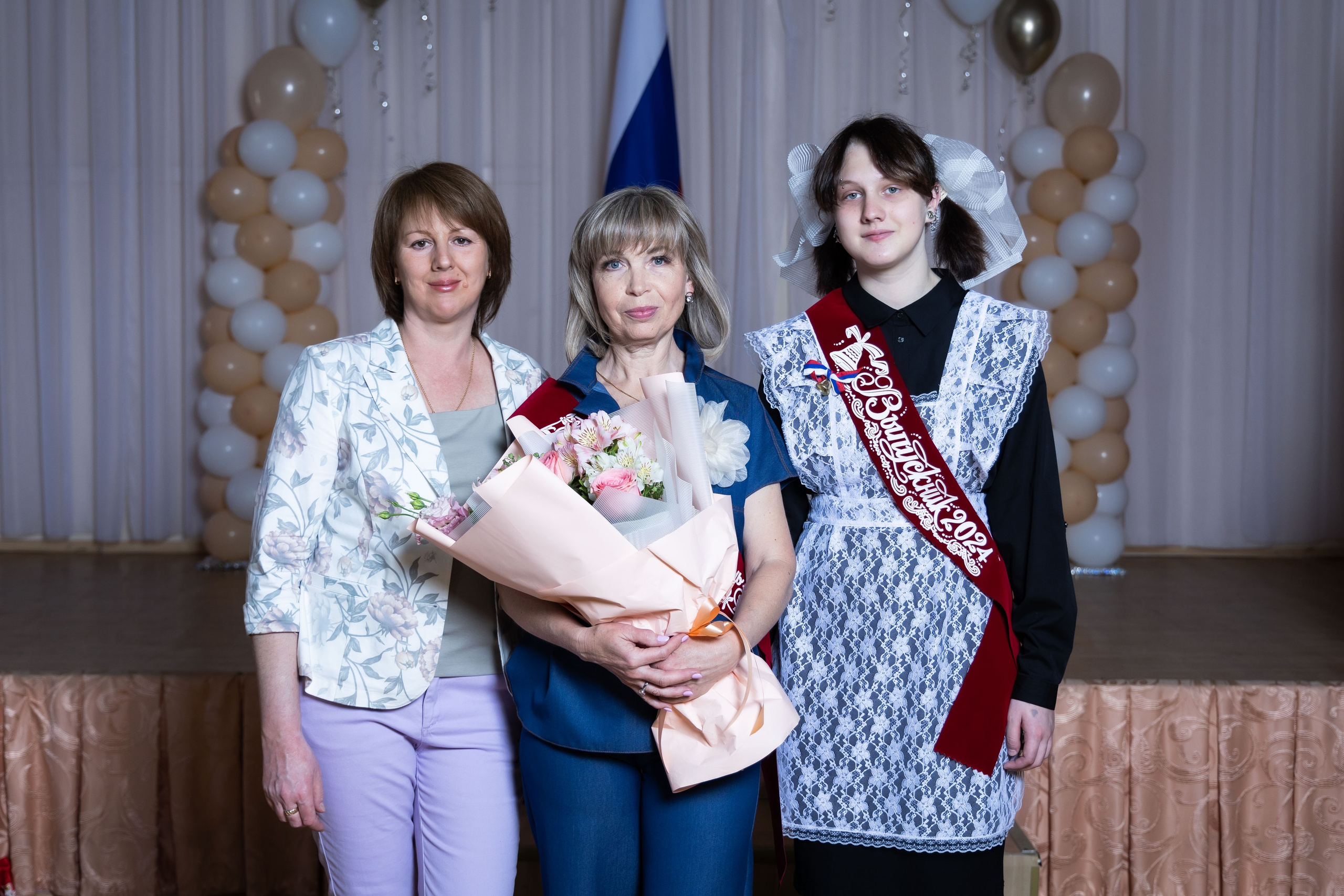 Выпускной в школе. Школьный фотограф Саратов Золотарь Ольга