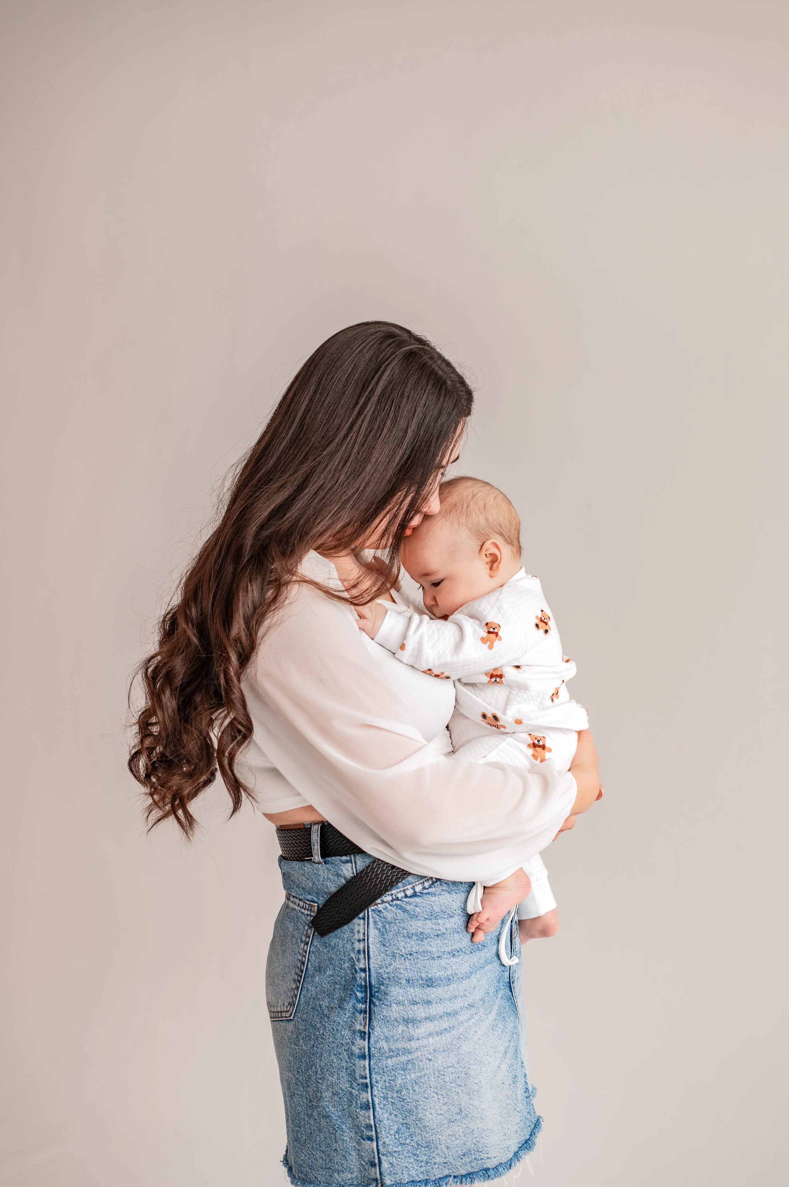 Алина и Кирилл с малышом. Семейный и свадебный фотограф в Абакане Юлия Су