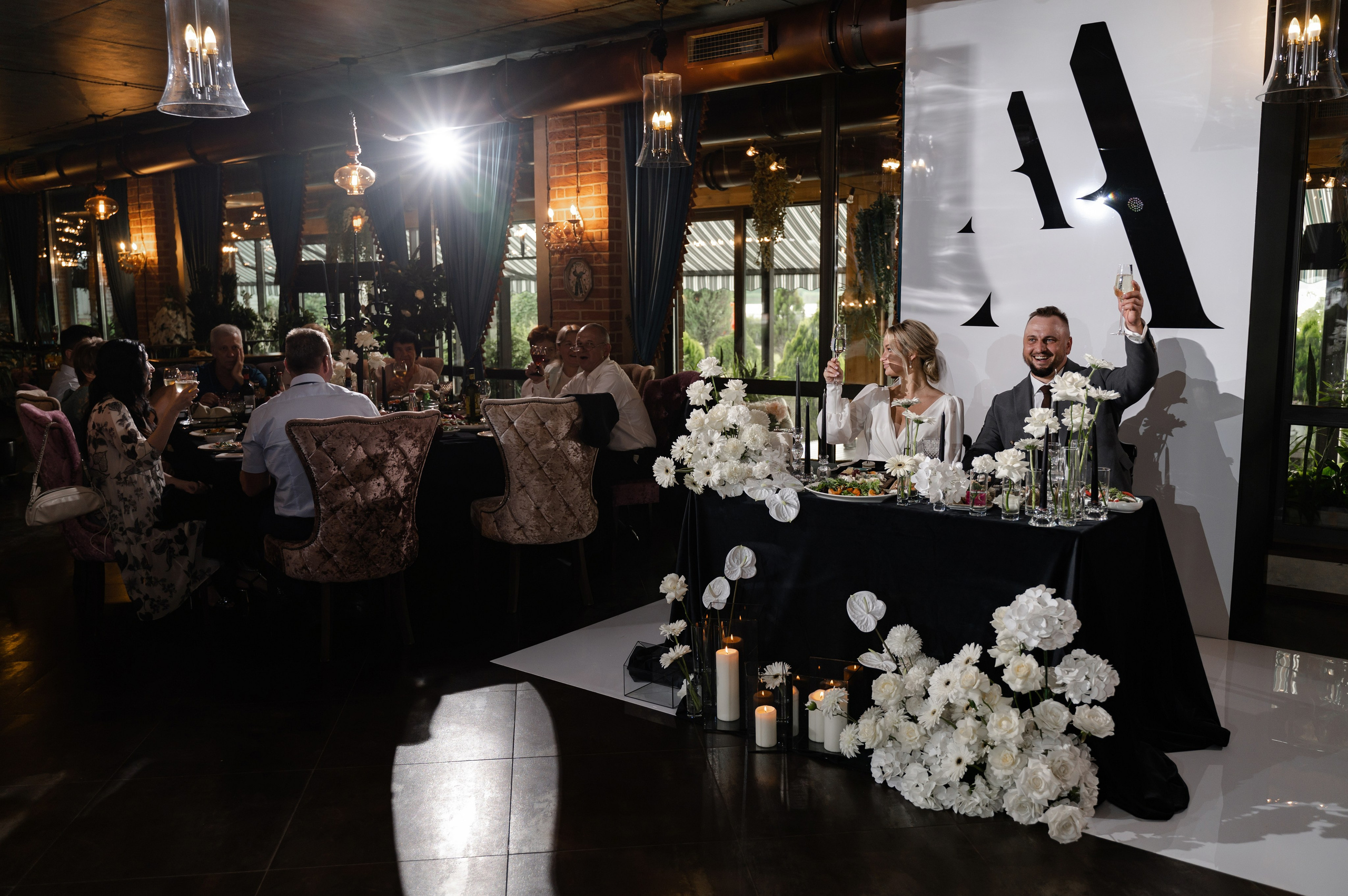 Свадебная фотосессия в отеле Hayat Regency Rostov. Свадебный фотограф в Ростове Максимов Максим