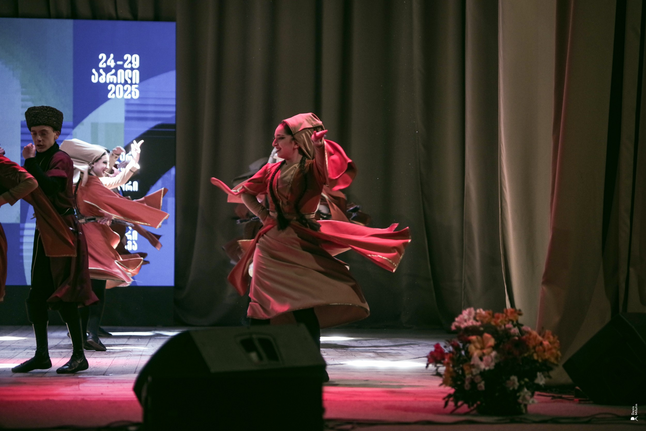 Танцы в Хоби. Портретный фотограф Денис Милютин