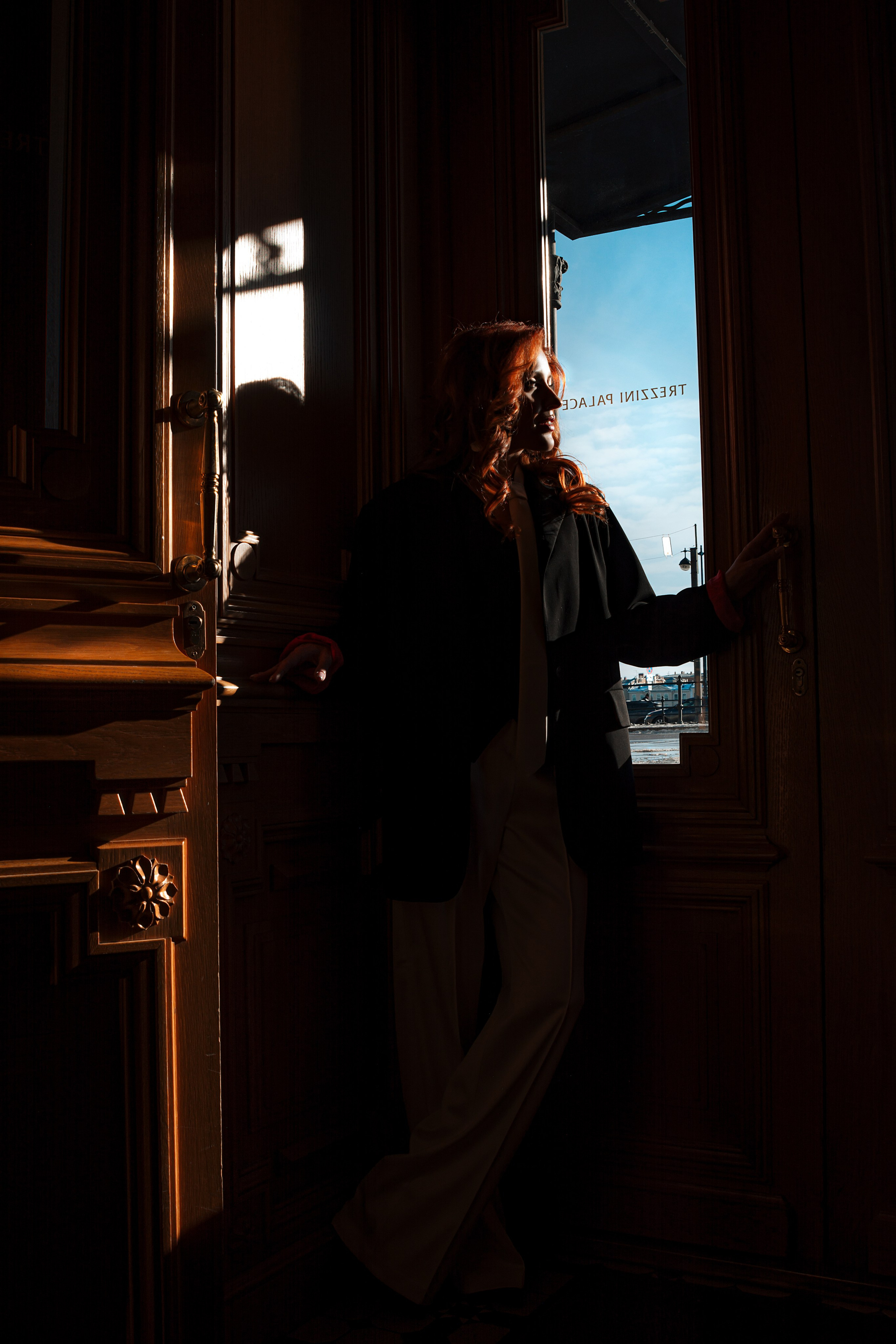 Фотосессия Миссис Бизнес СПб в отеле «Трезини». Портретный фотограф в Санкт-Петербурге Дмитриева Наталия