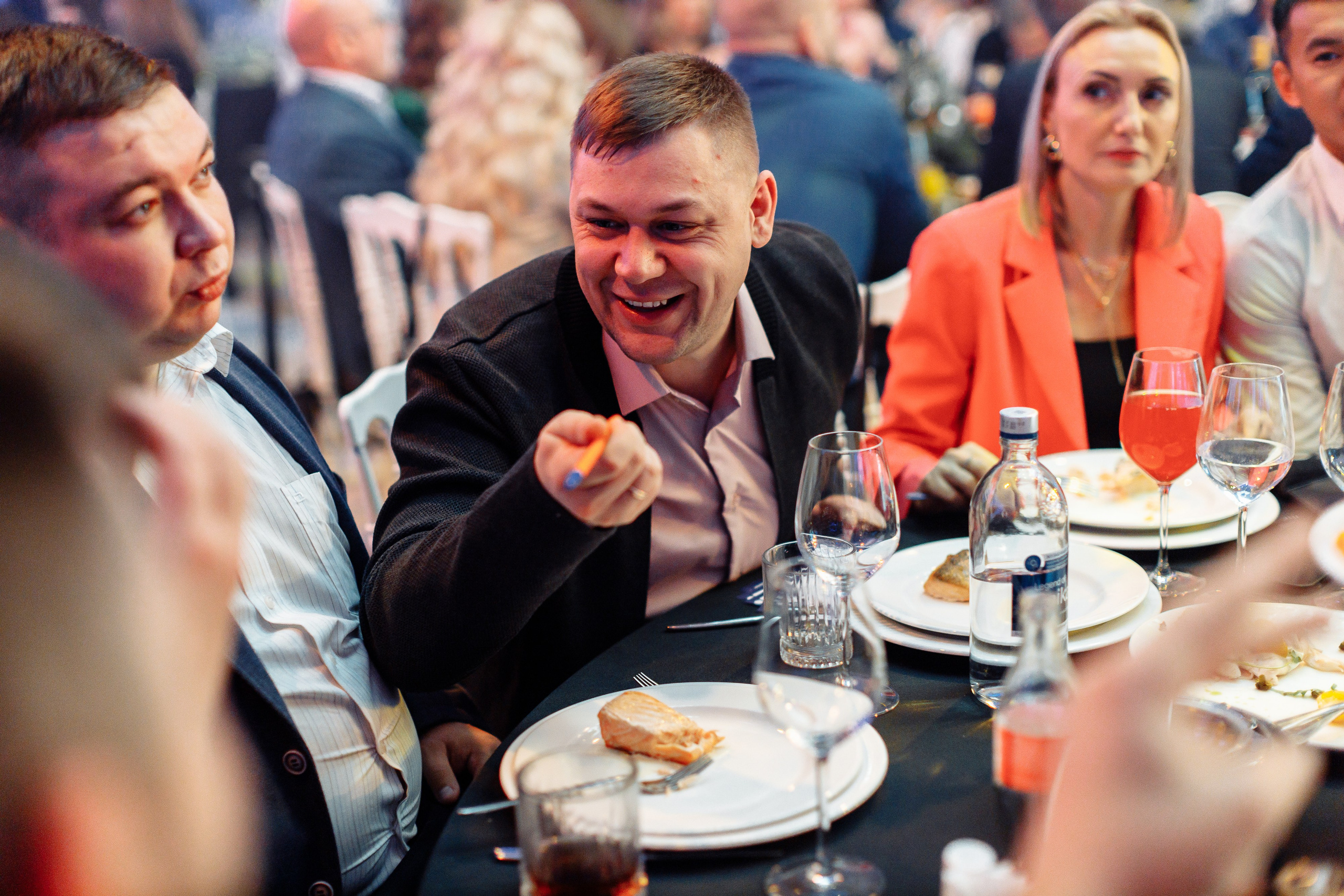 Корпоратив ПолСтраны. Свадебный и портретный фотограф в Королёве Сергей Чихарев