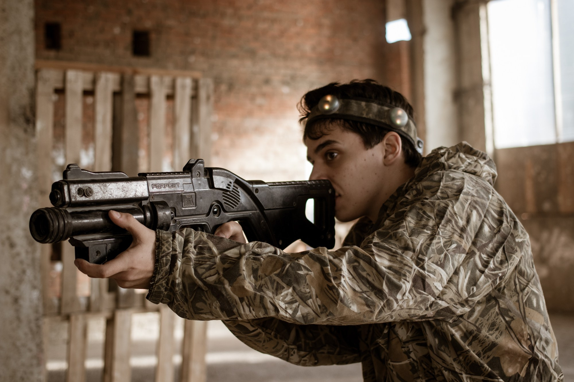 Лазертаг на заводе ЗИП. Репортажный, промышленный и маркетплейс-фотограф Дмитрий Чернат