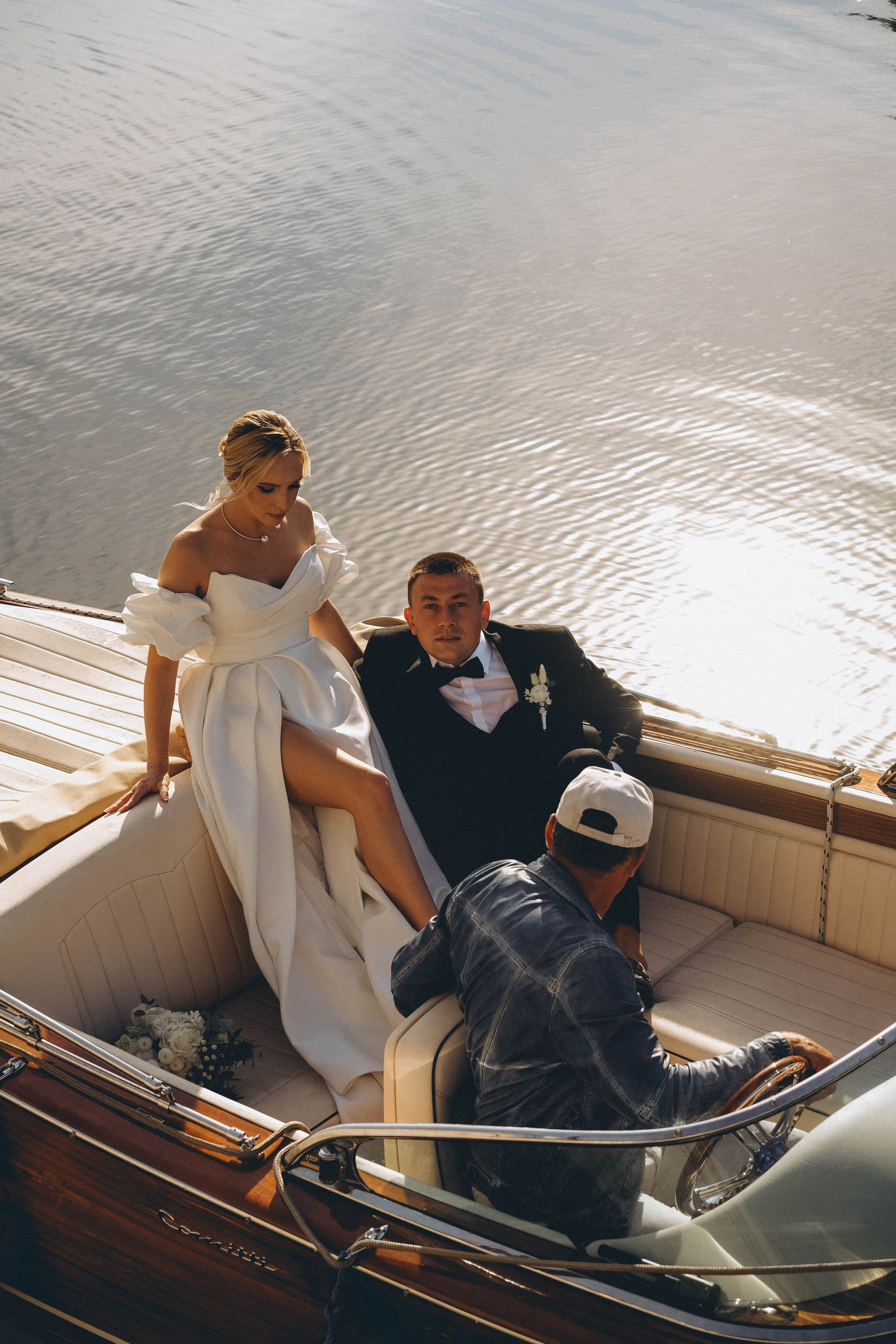 СВАДЕБГНАЯ ПРОГУЛКА ПО КАНАЛ САНКТ-ПЕТЕРБУРГА НА КАТЕРЕ. Профессиональный фотограф, Санкт-Петербург — Виктория Богомолова